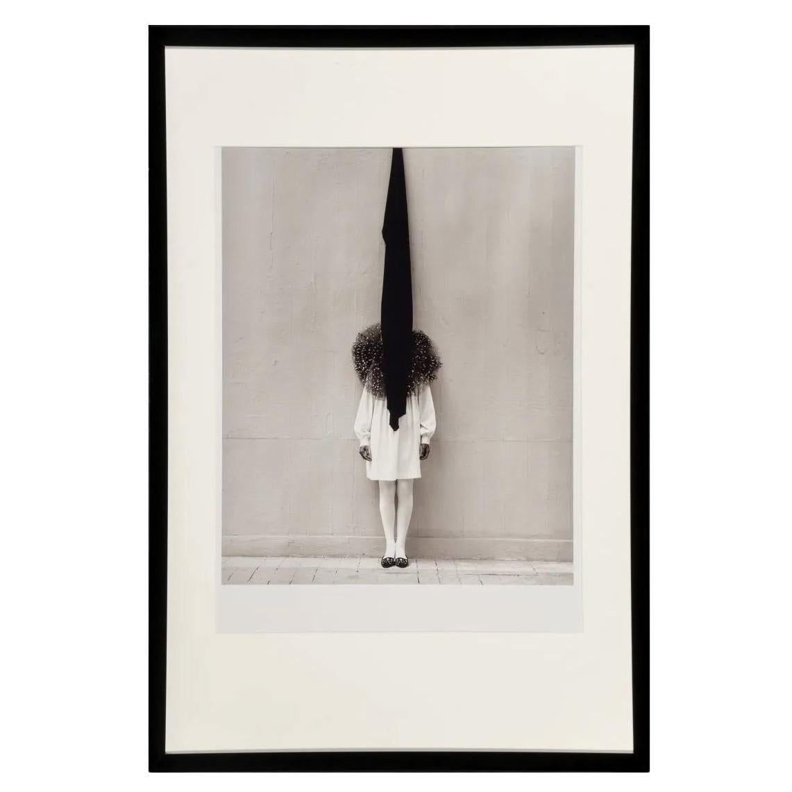 Photographie vintage encadrée Leslie Winer dans Yohji Yamamoto par Albert Watson en vente