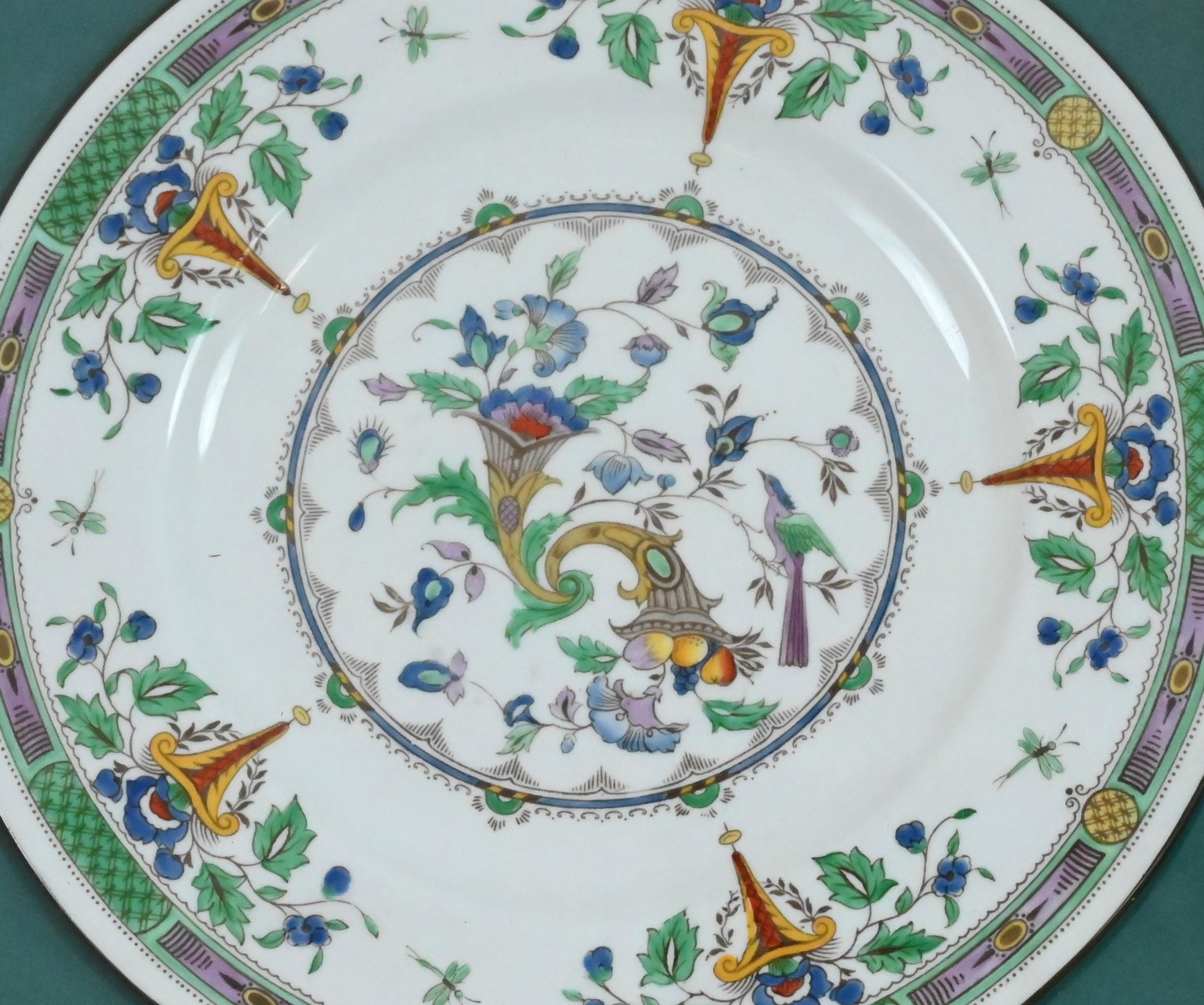 Britannique Plat de présentation ou plat décoratif encadré en porcelaine Wedgwood en vente