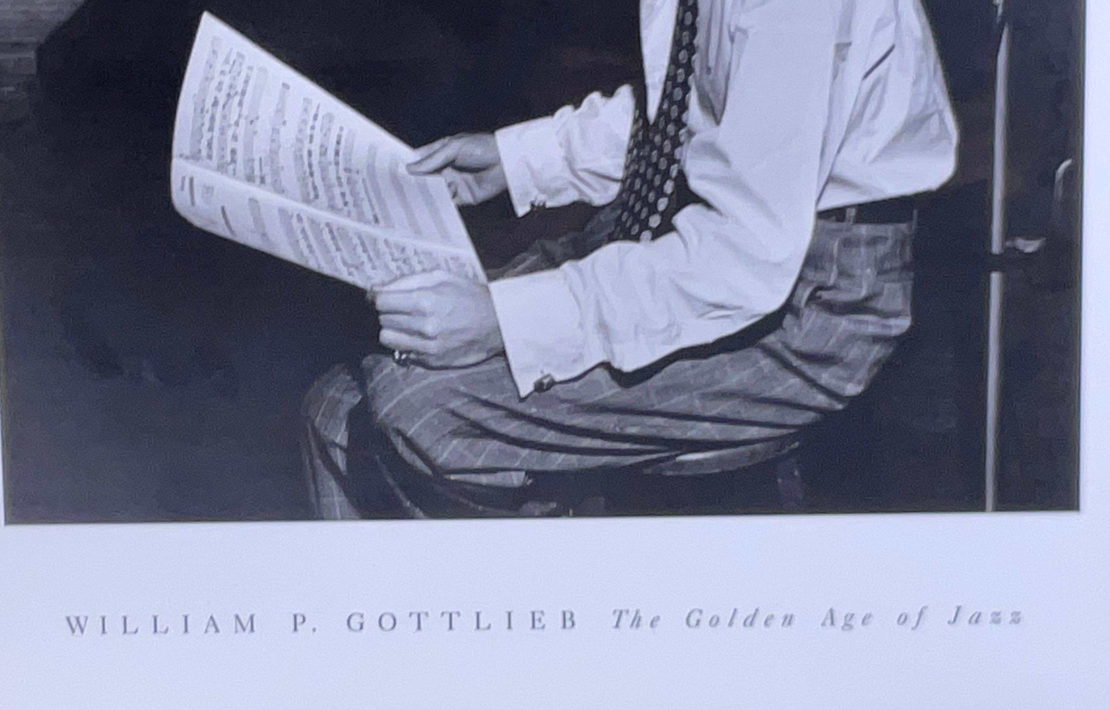 20ième siècle Photographie de Frank Sinatra encadrée de William P. Gottlieb en vente