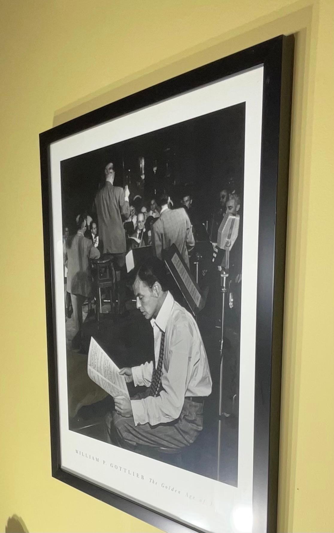 Photographie de Frank Sinatra encadrée de William P. Gottlieb en vente 2