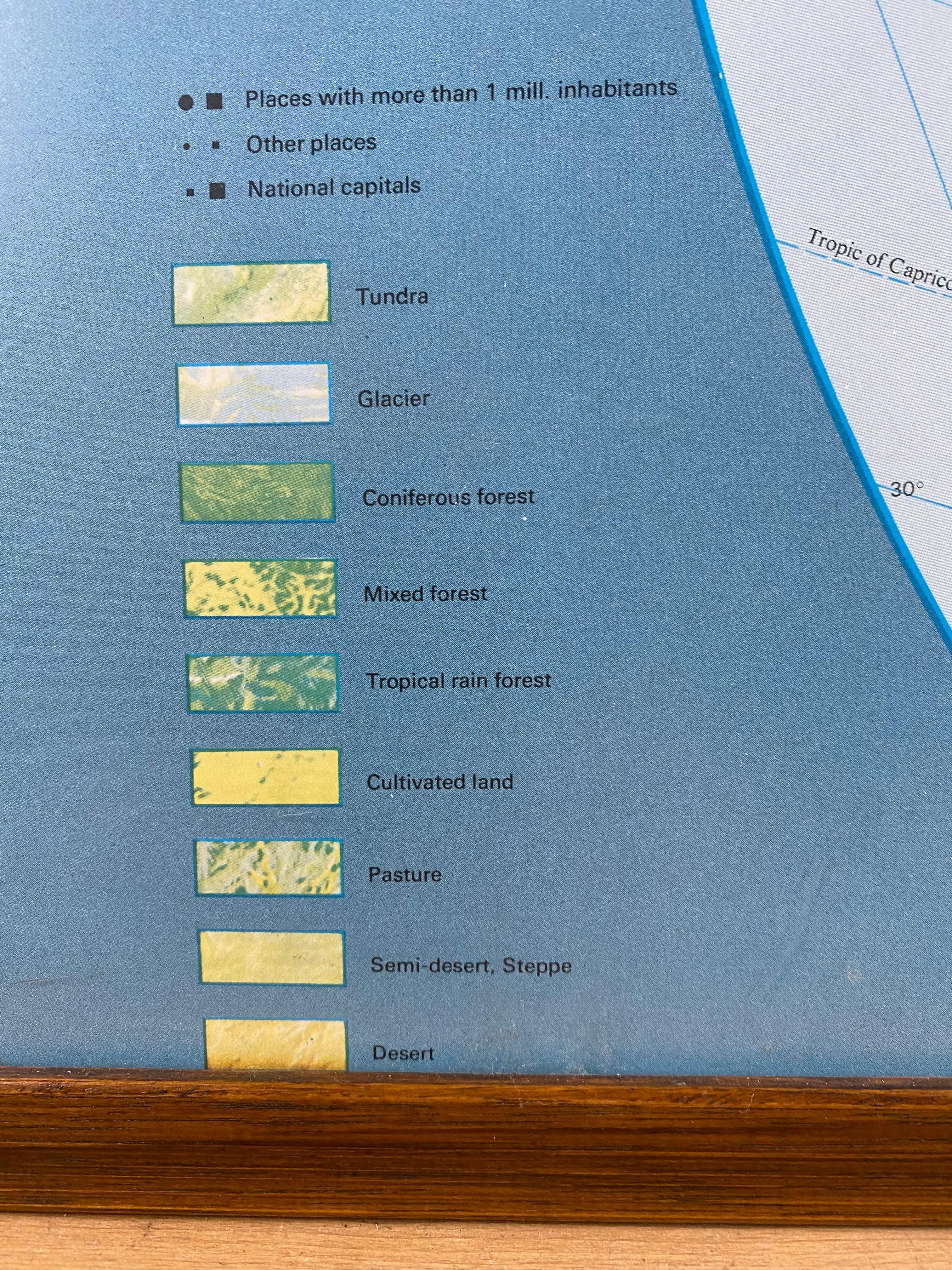 Gerahmte Weltkarte von Skandinavian Airlines, Esselte Map Service 1979 im Zustand „Gut“ im Angebot in Achterveld, NL