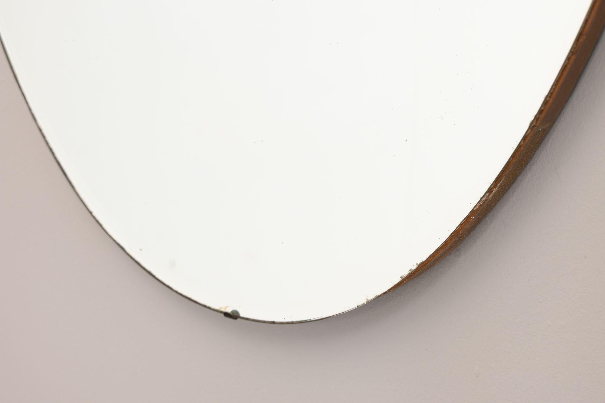 Frameless Oval Mirror In condizioni buone in vendita a London, England