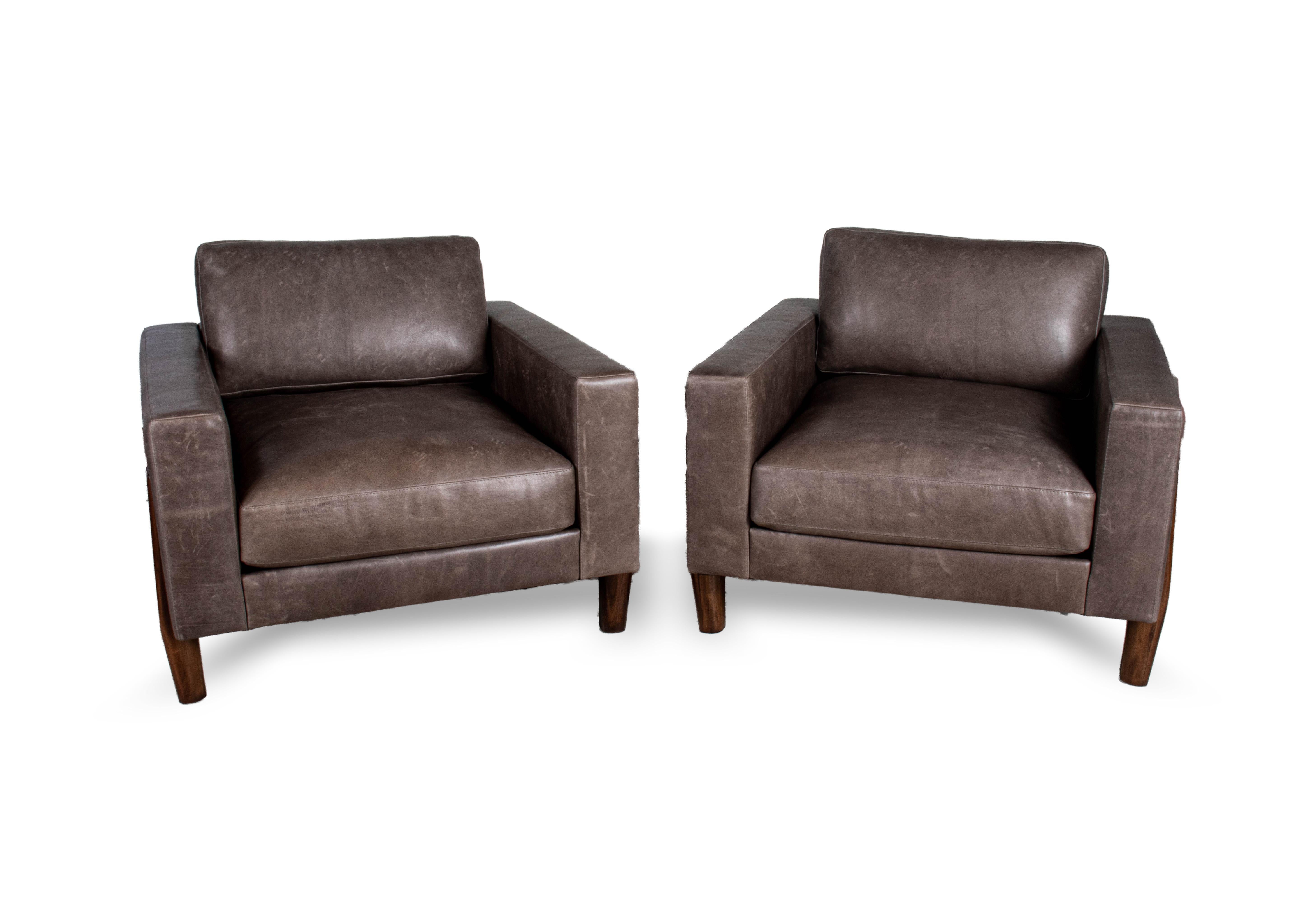 Leather: Wyatt Truffle
Finish: Grise 
Insert: Foam and Down

Designed and manufactured in Dallas, TX

FrameWorks is the proprietary upholstery line of Brendan Bass, all designed and manufactured in Dallas, Texas. Frameworks offers modern