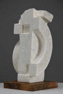 « Frammento IV » — Sculpture en calcaire d'inspiration cubiste d'Alberto Cabiddu