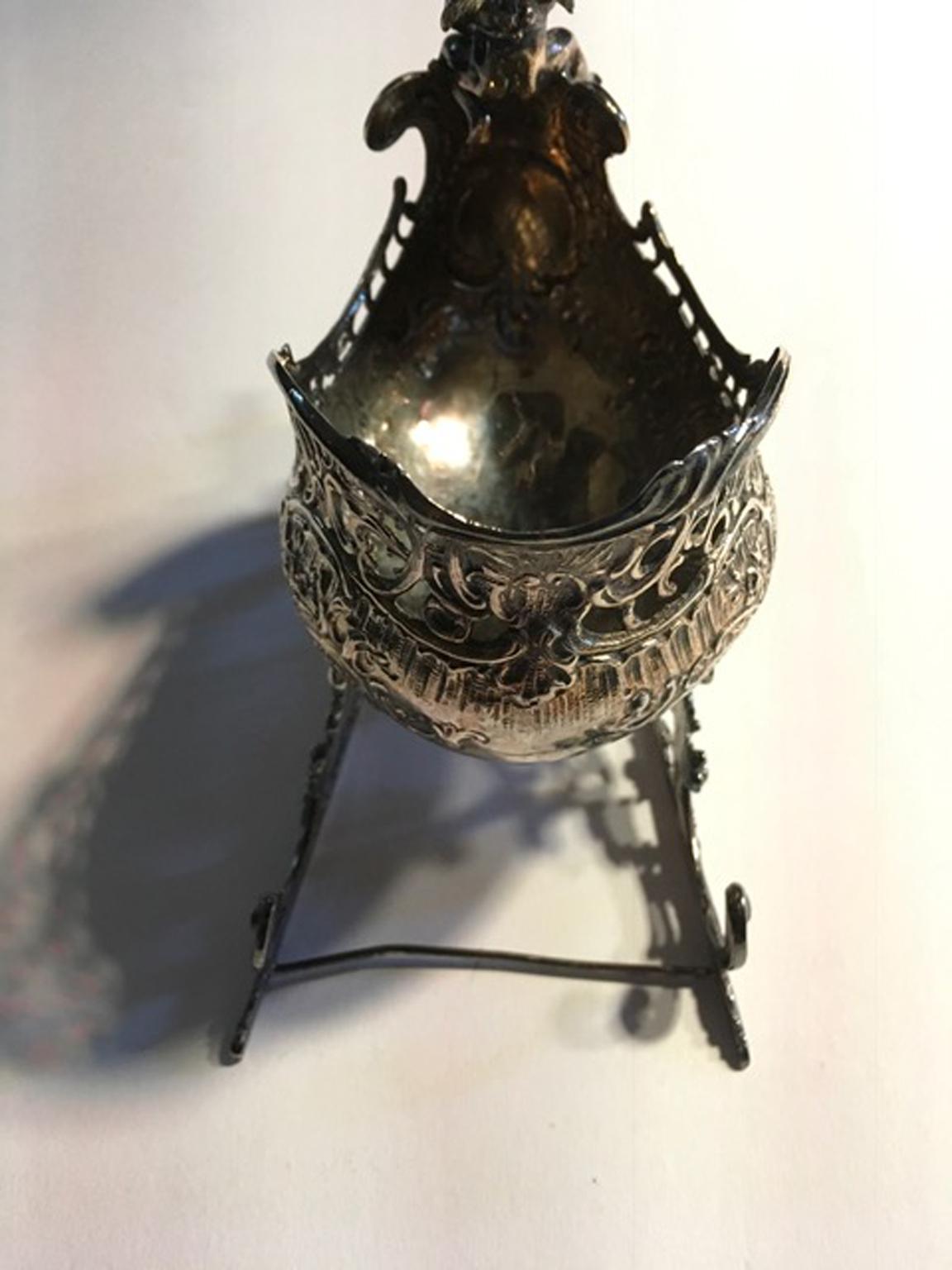 France 1750 circa handcrafted silver sleed bowl with little love in Victorian style

This magnificent piece of silver jewel art, in Victorian style, is an example of high level of the antique Orlean artisan where it was made. Fine and elegant