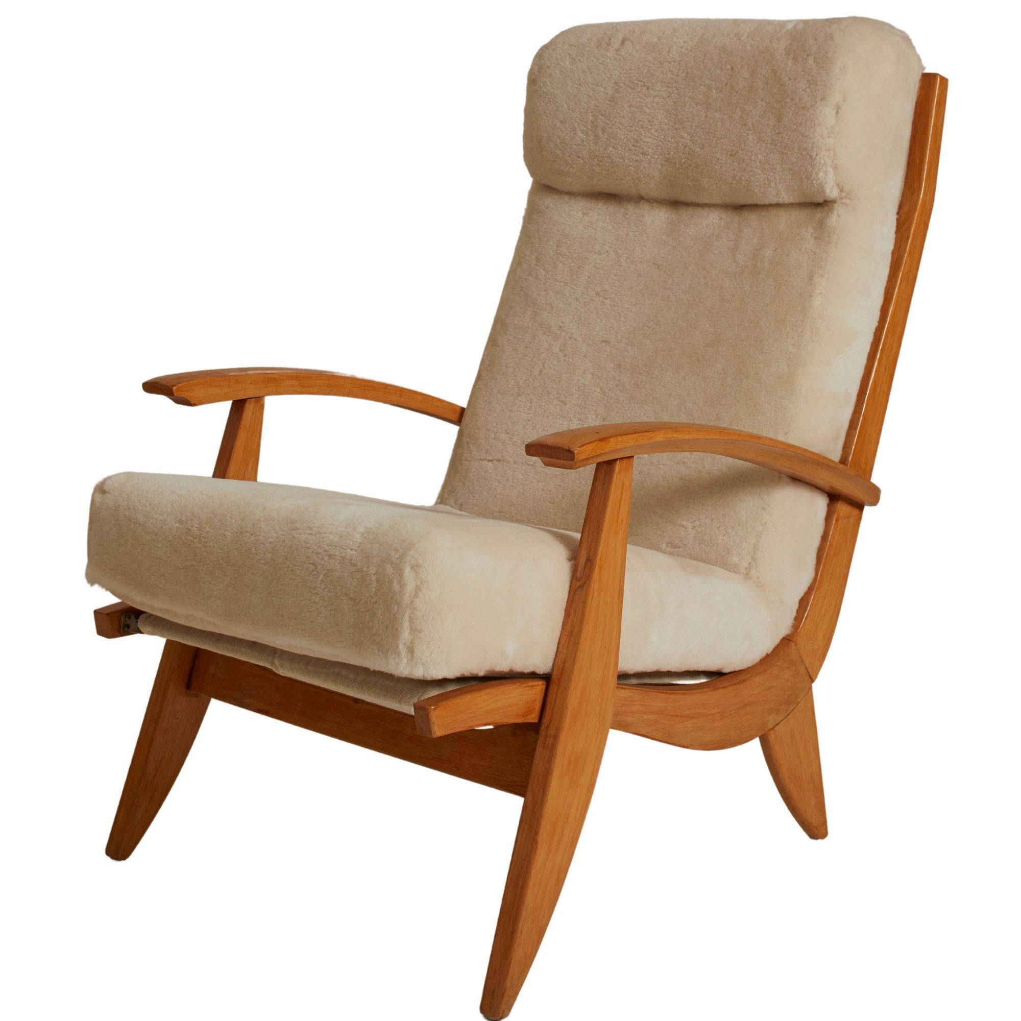Mid Century Guy Besnard Weißes Shearling Stuhlpaar, Frankreich 1950er Jahre (Mitte des 20. Jahrhunderts) im Angebot
