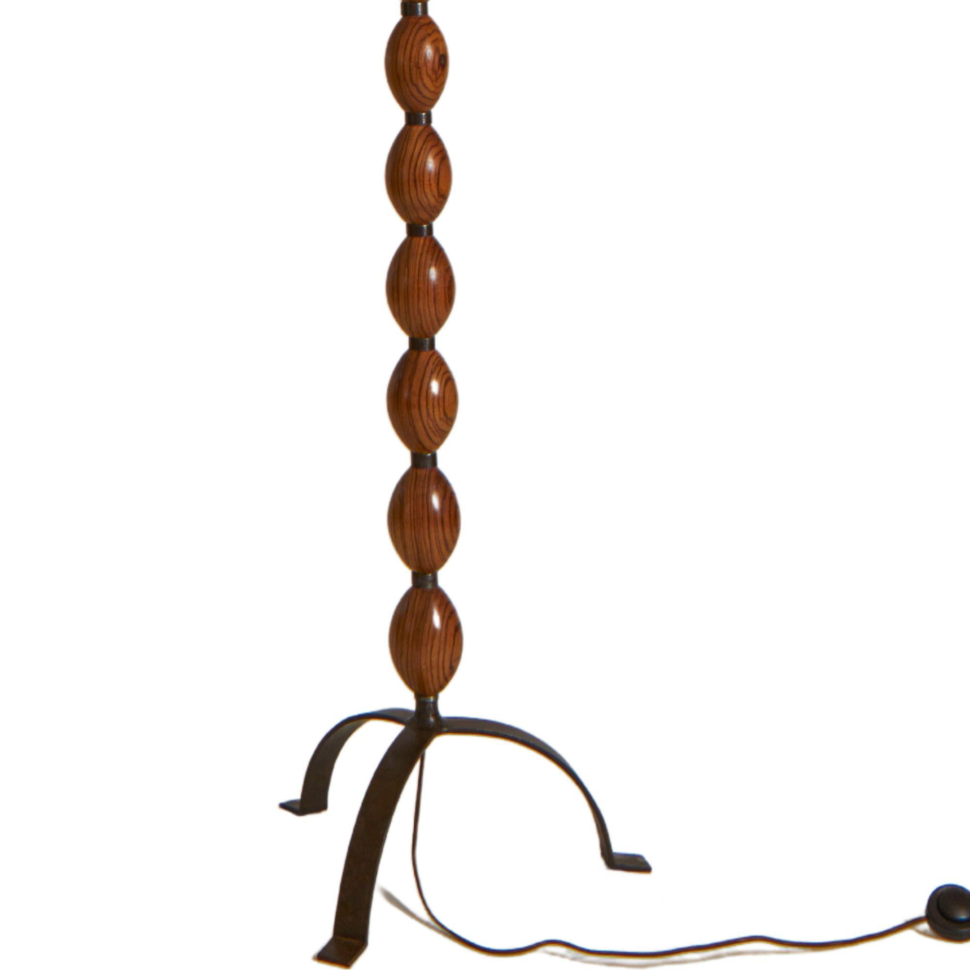 Mid Century Carved Walnut & Bronze Detail Floor Lamp, France 1960s In Good Condition For Sale In Aspen, CO