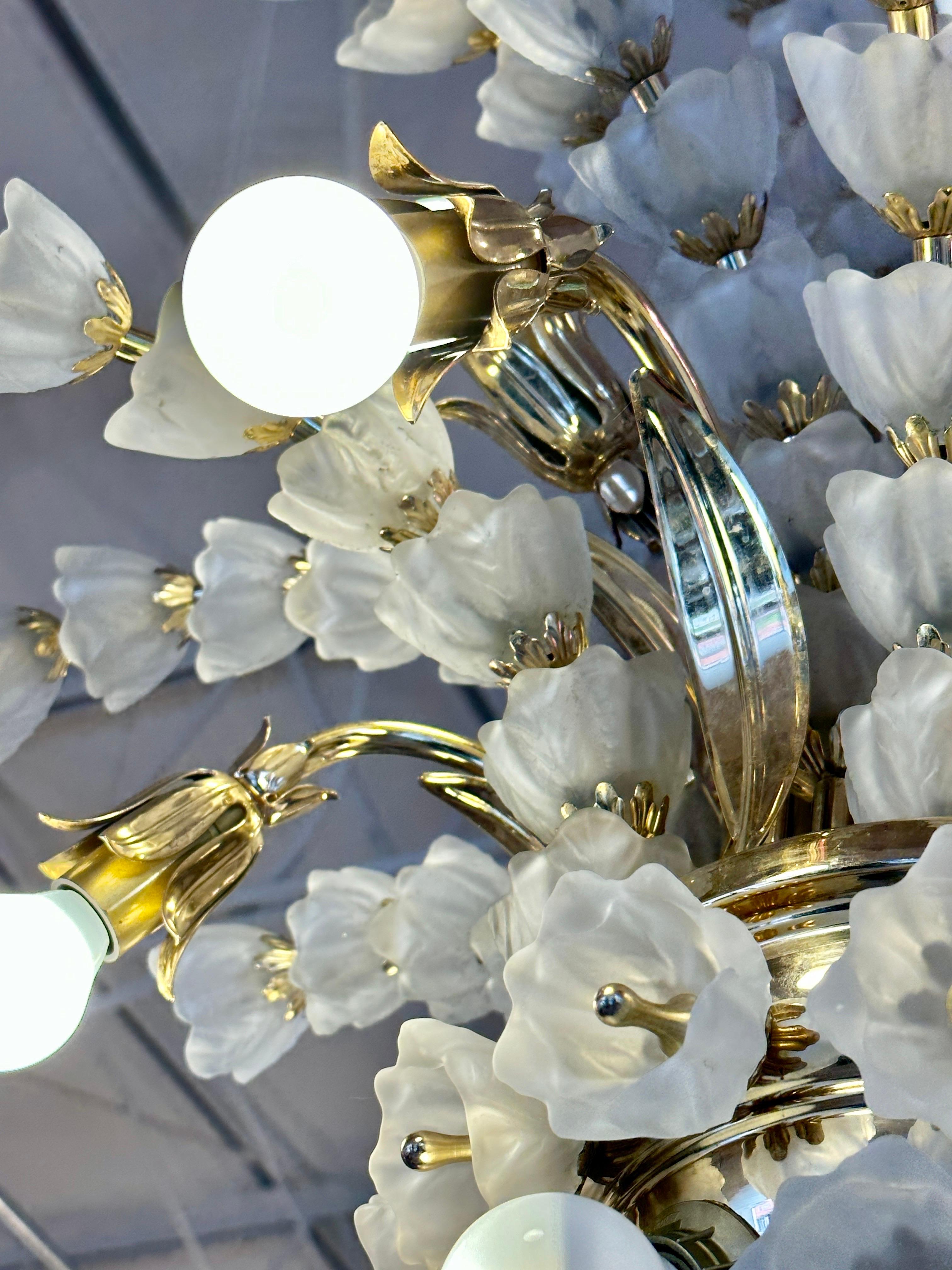France 1970's Frosted Glass Canterbury Bells Bulbs Chandelier For Sale 2