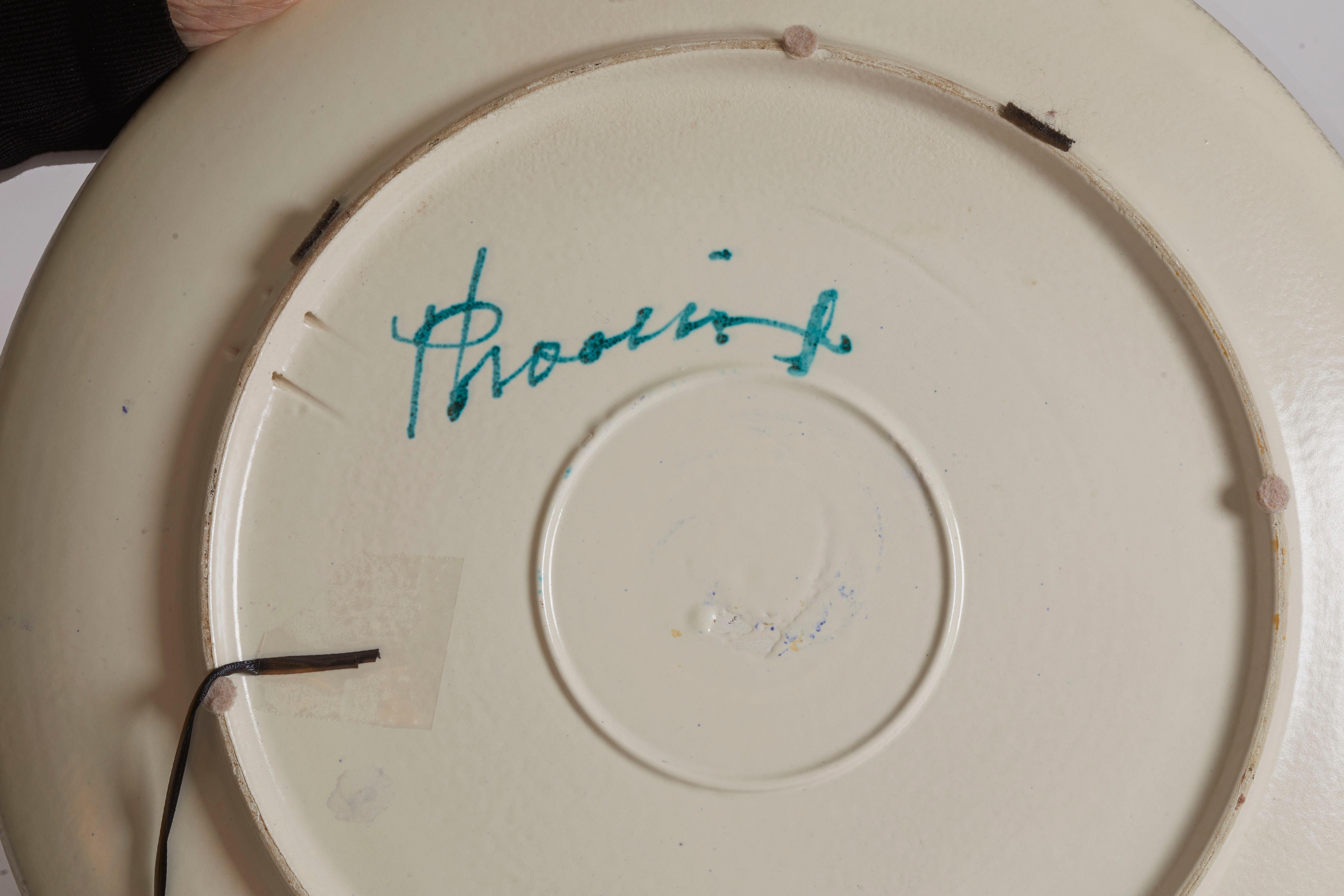 Piatto in ceramica firmato in grande scala