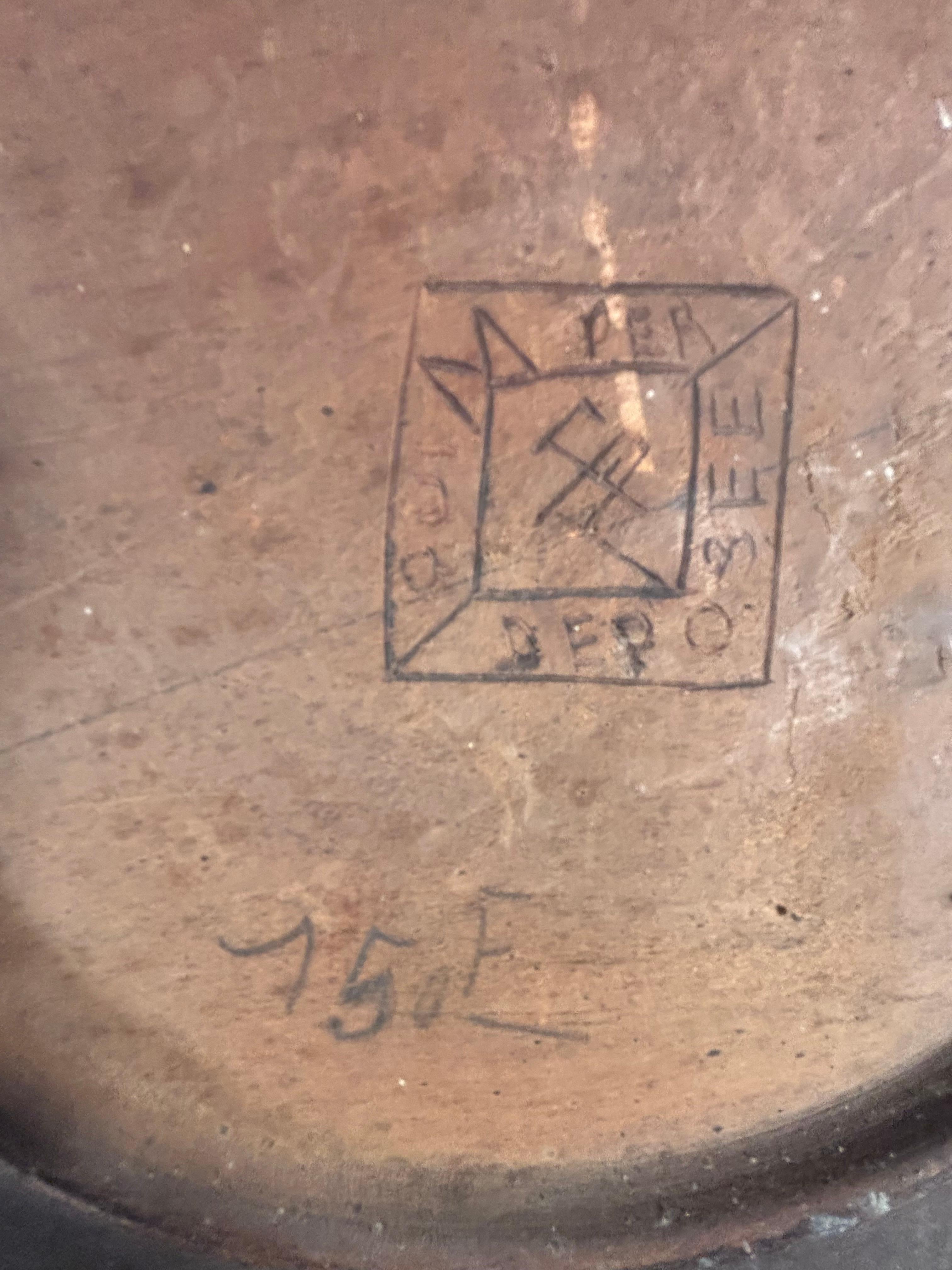 20ième siècle France Antique Paul Fouillen Arts Crafts Pyrography Platter Signed en vente