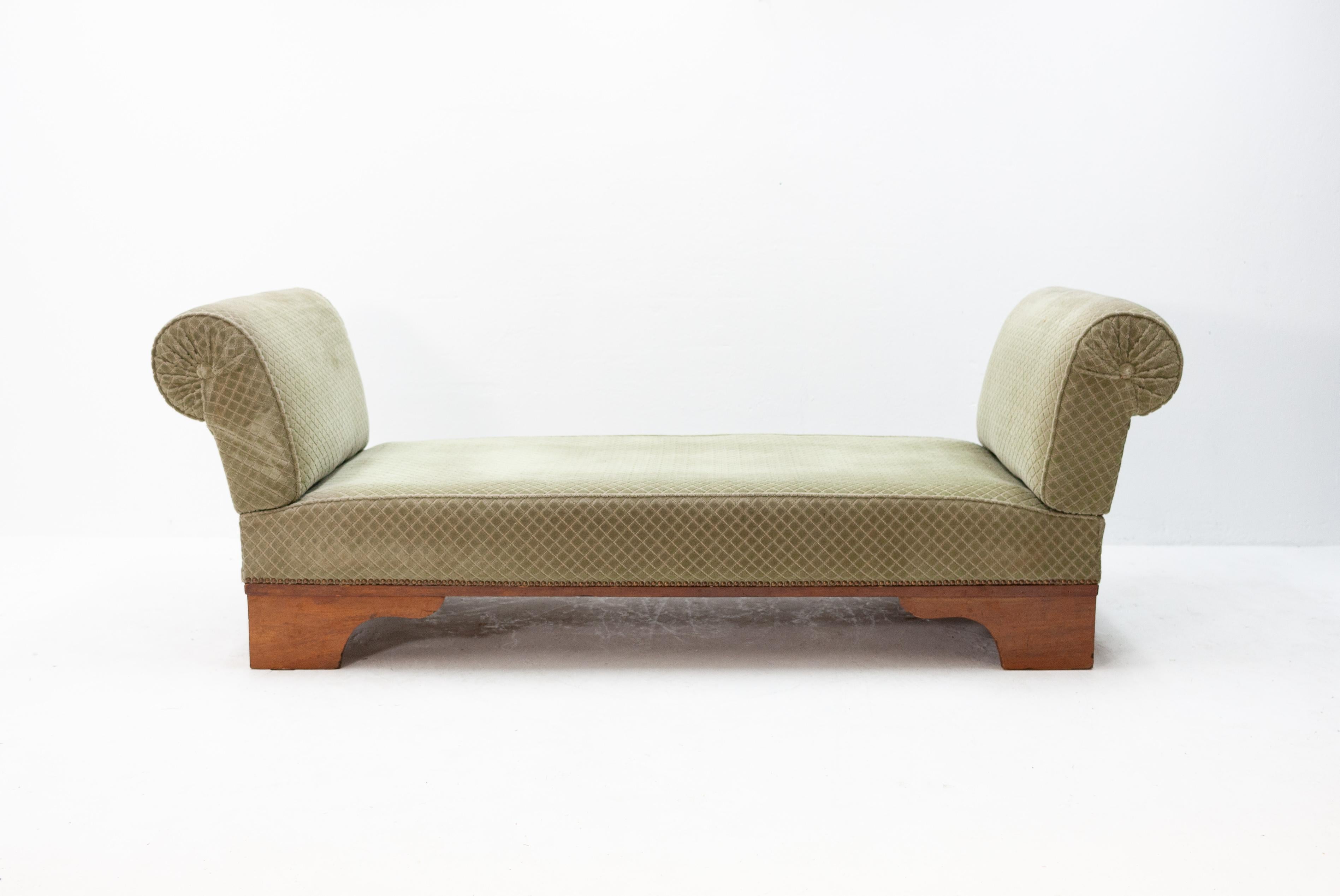 France Art Deco drop arm daybed  7