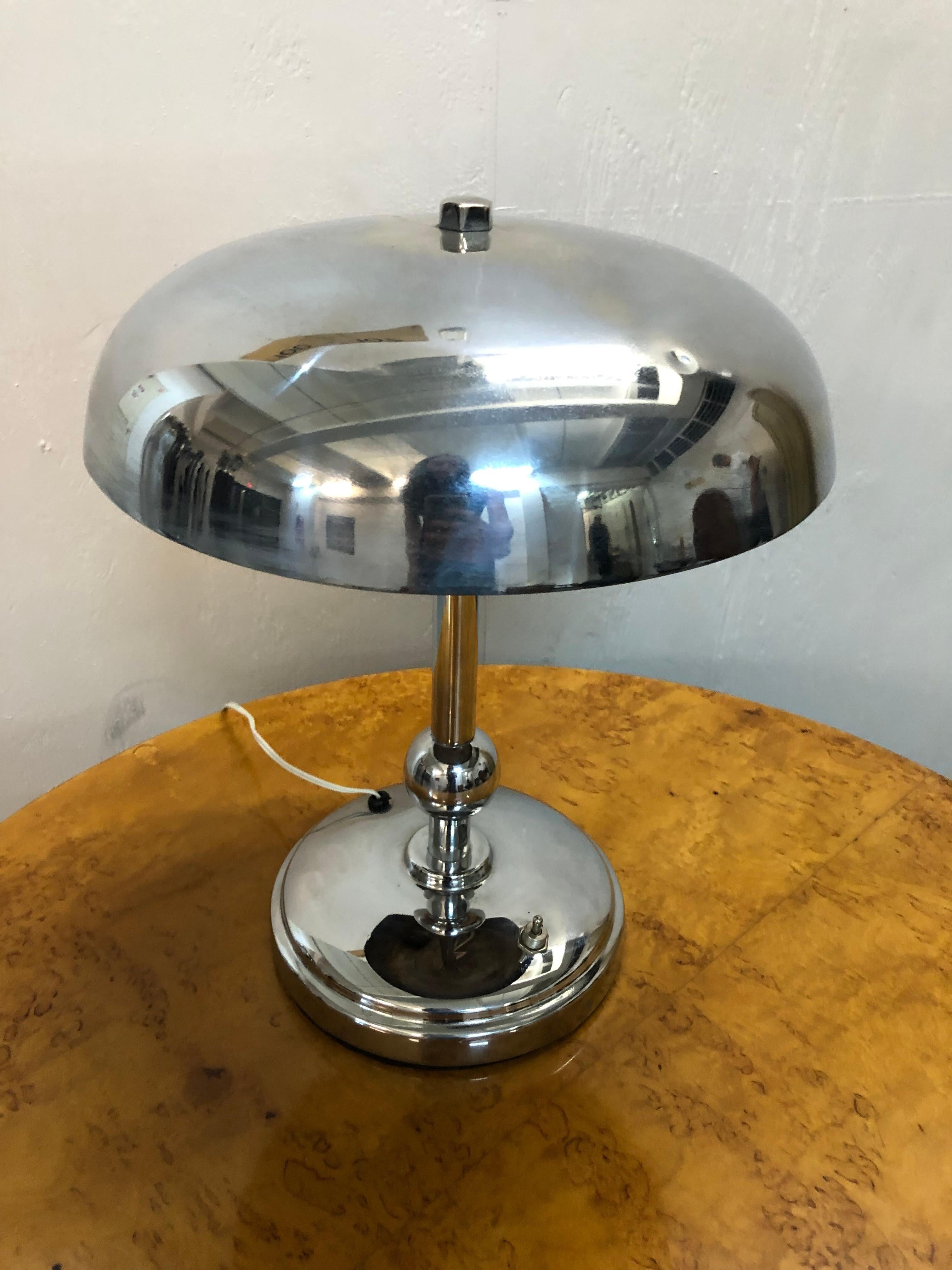 Lampe de table Art Déco française en chrome, 1920  en vente 3
