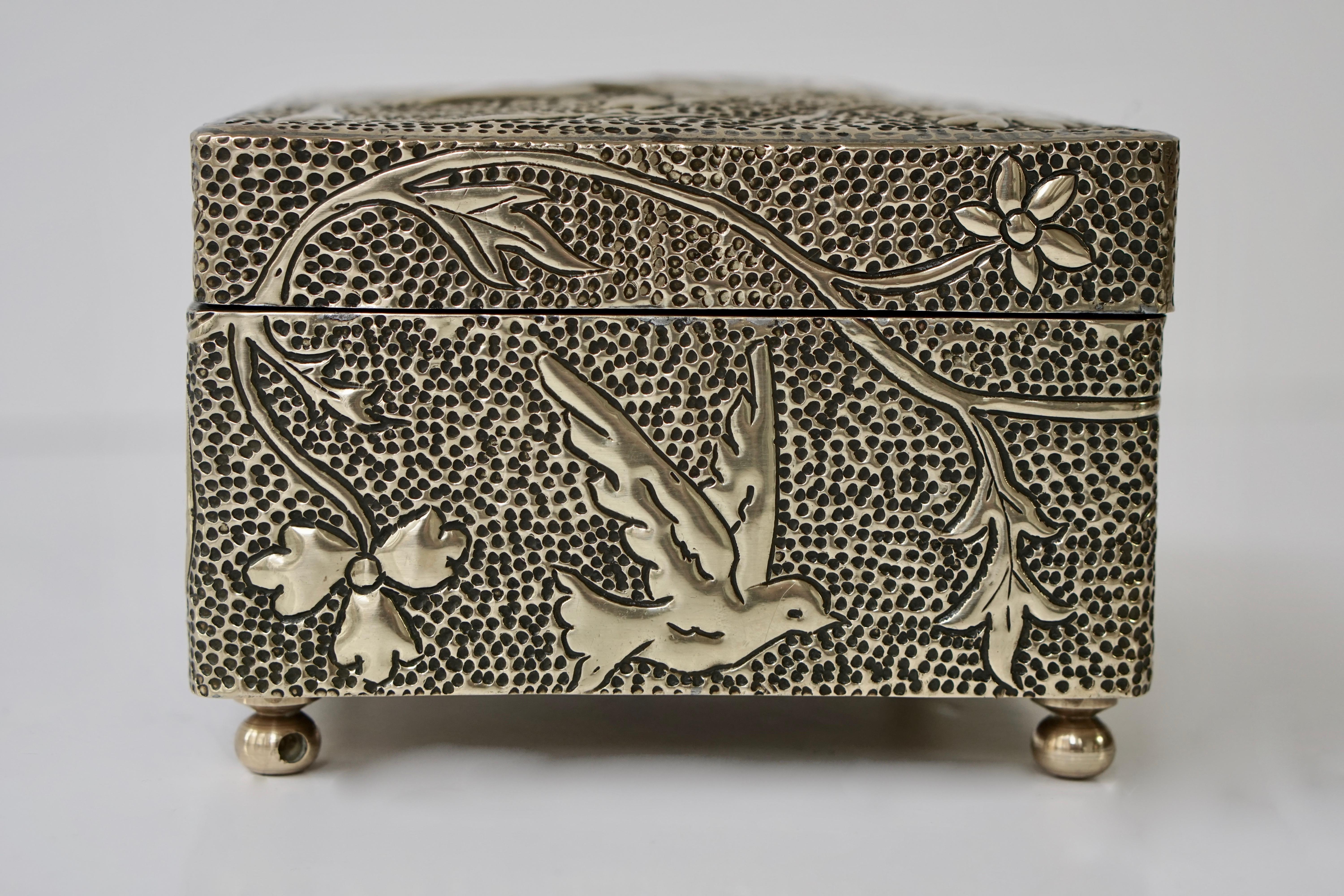 France Art Nouveau Silvered Jewelry Box Casket, circa 1900 For Sale 3