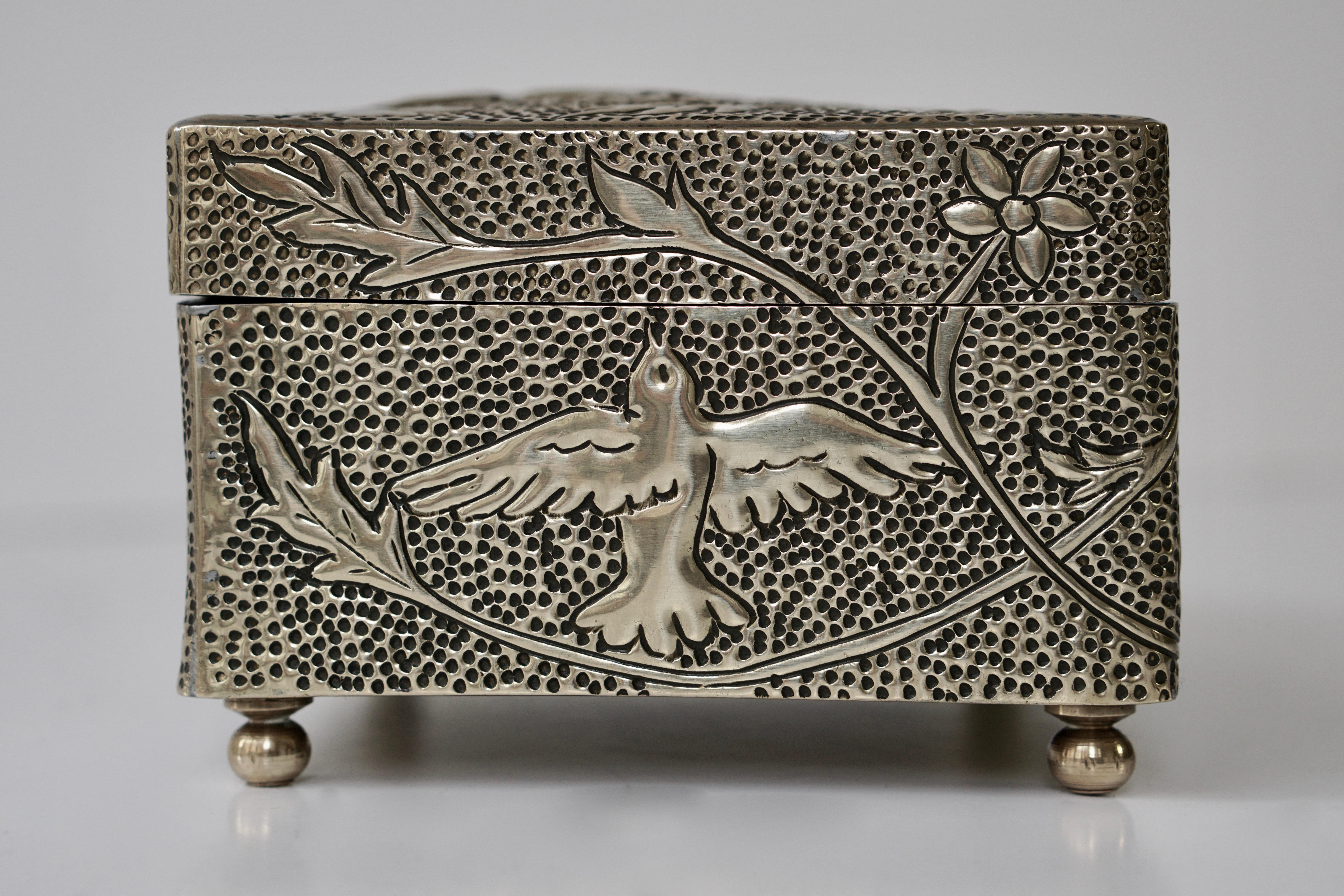 France Art Nouveau Silvered Jewelry Box Casket, circa 1900 For Sale 6