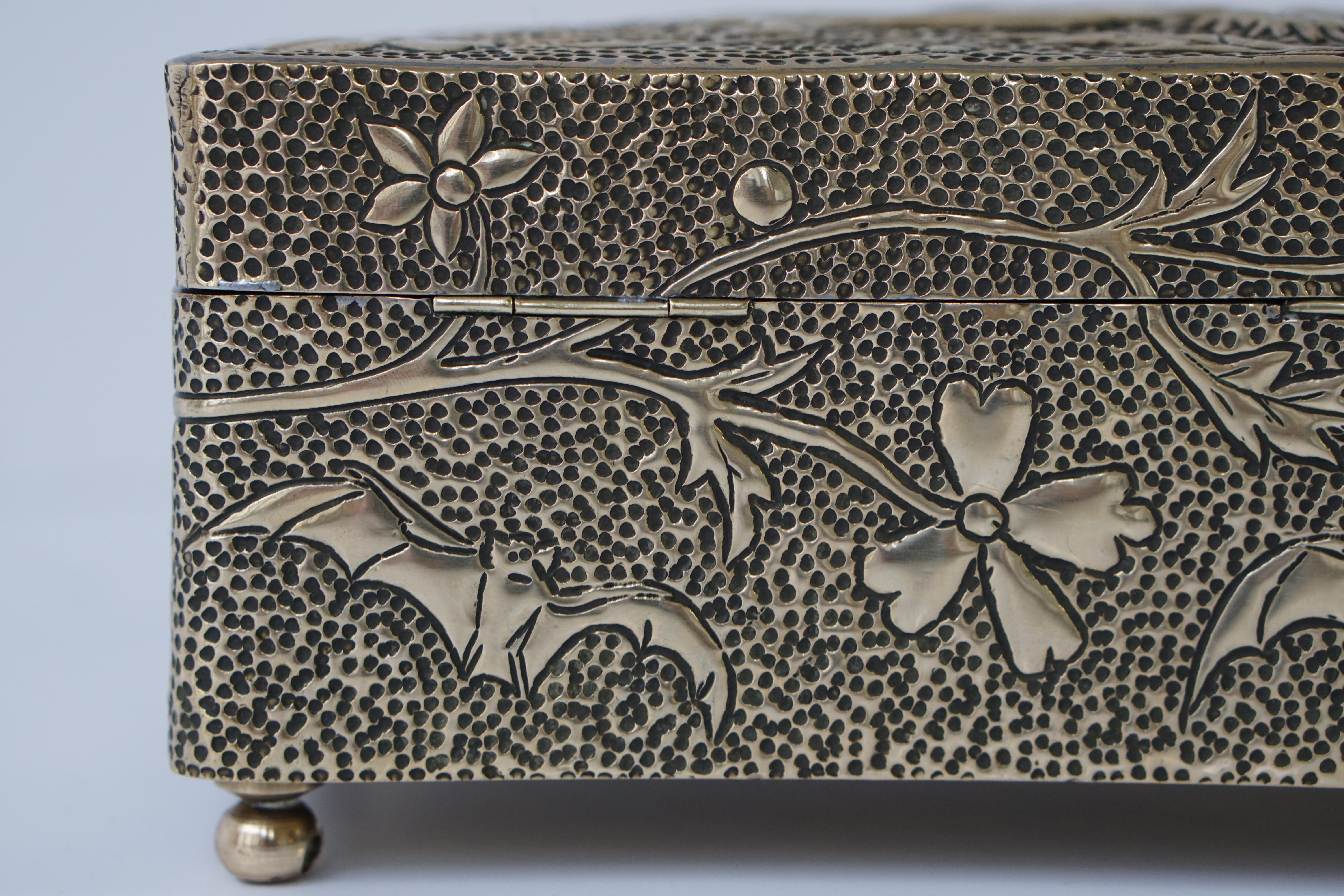 France Art Nouveau Silvered Jewelry Box Casket, circa 1900 For Sale 9