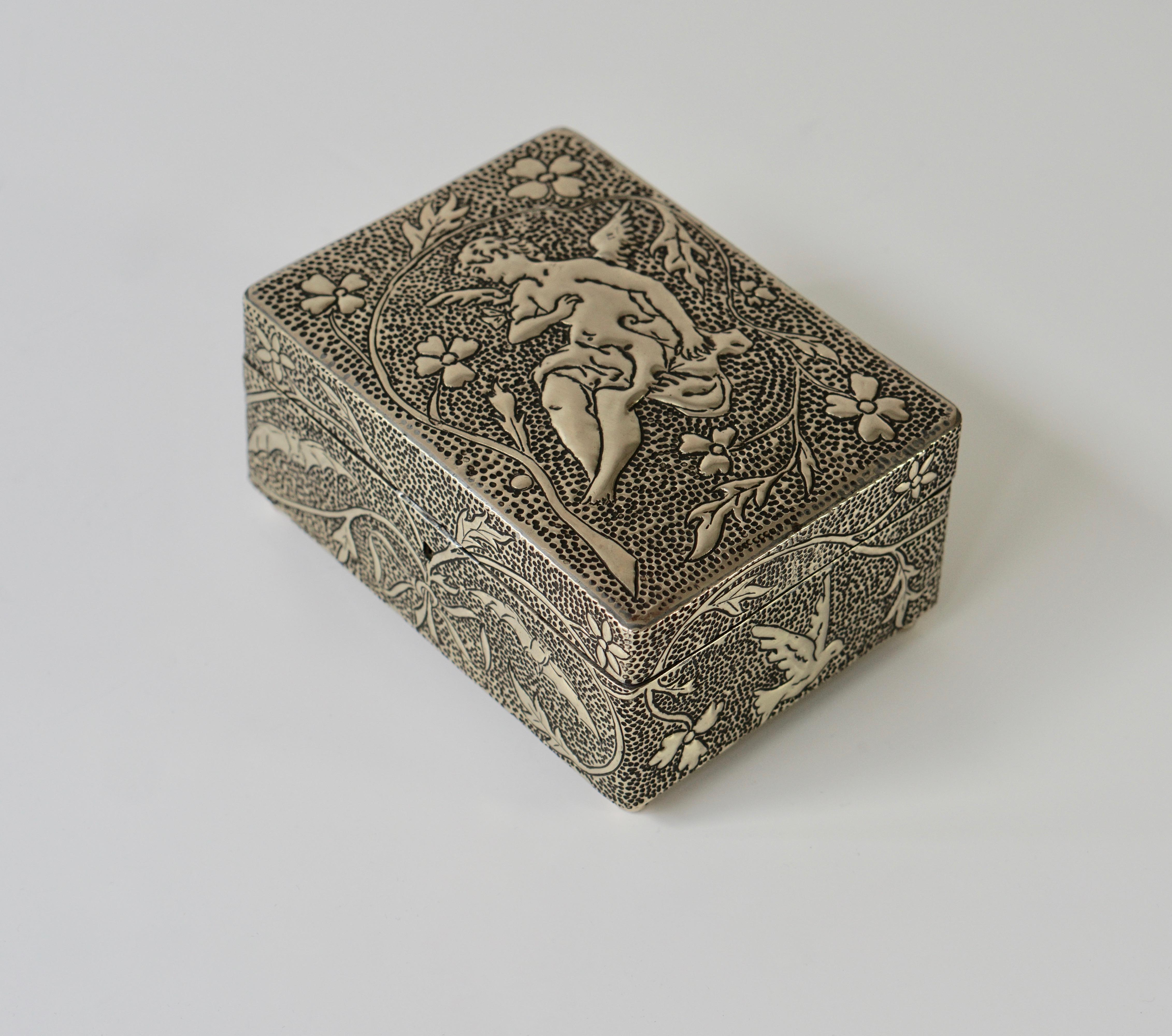 France Art Nouveau Silvered Jewelry Box Casket, circa 1900 For Sale 10