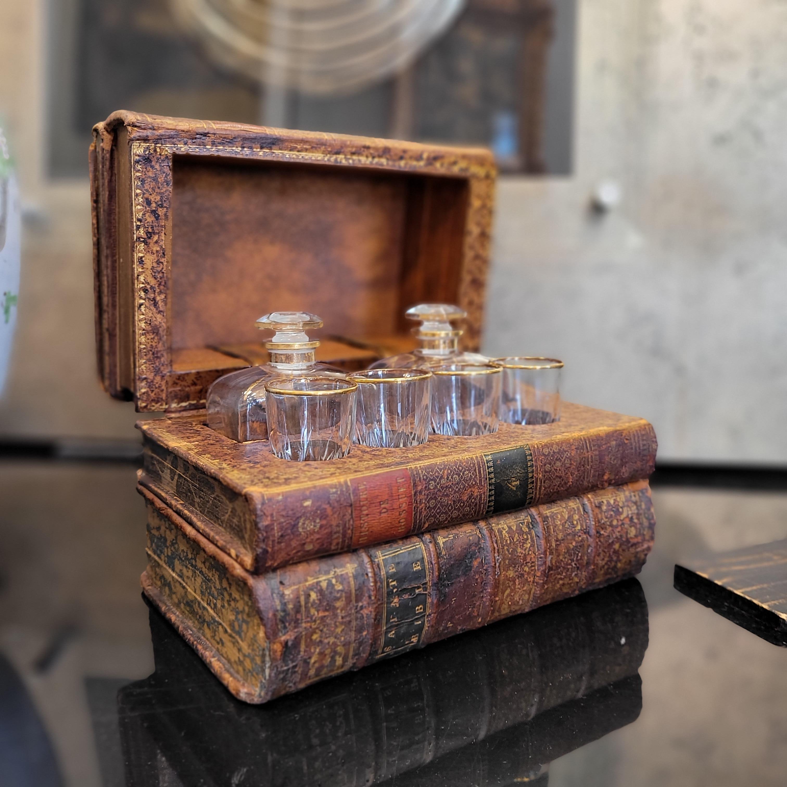 French France box in the shape of books or Tantalo books Liquor set - leather For Sale