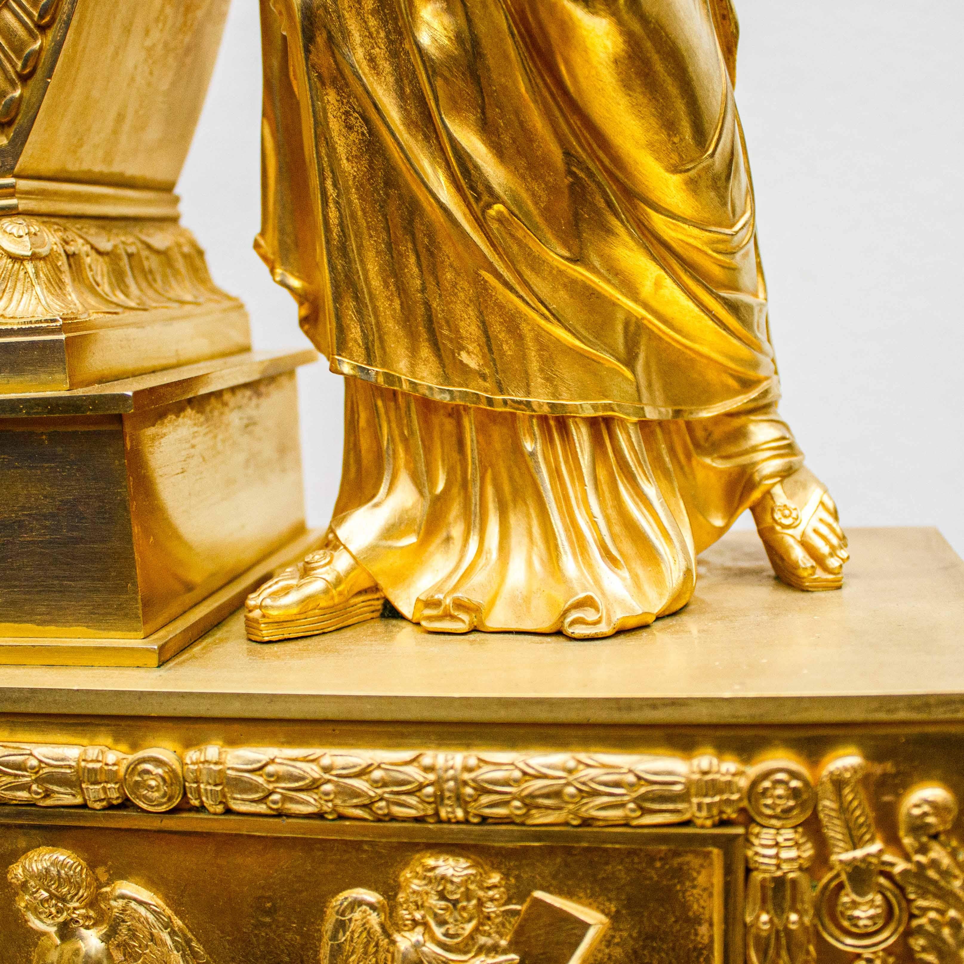 Frankreich, um 1810 -1820 Tischuhr mit Dienstmagd Quecksilber Vergoldete Bronze im Angebot 6