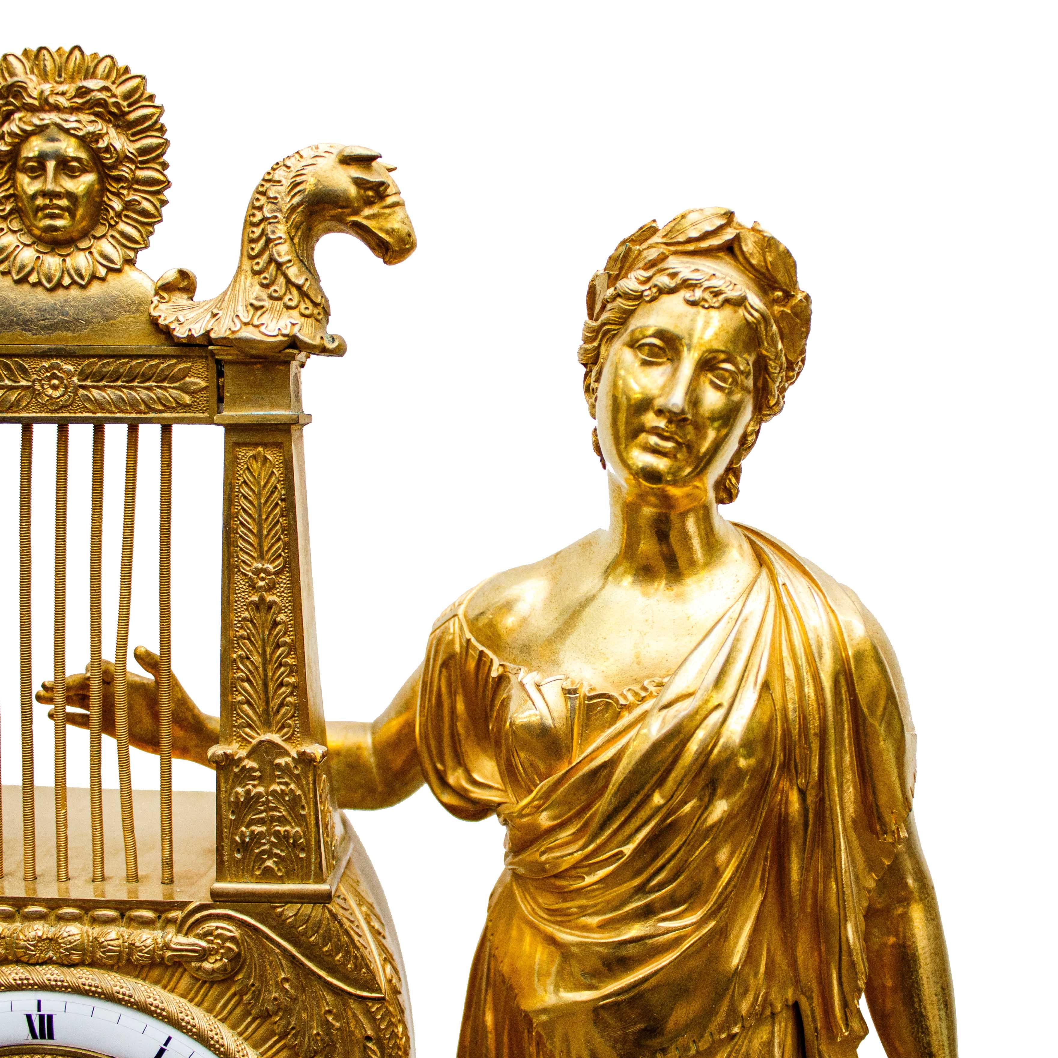 Frankreich, um 1810 -1820 Tischuhr mit Dienstmagd Quecksilber Vergoldete Bronze im Angebot 7