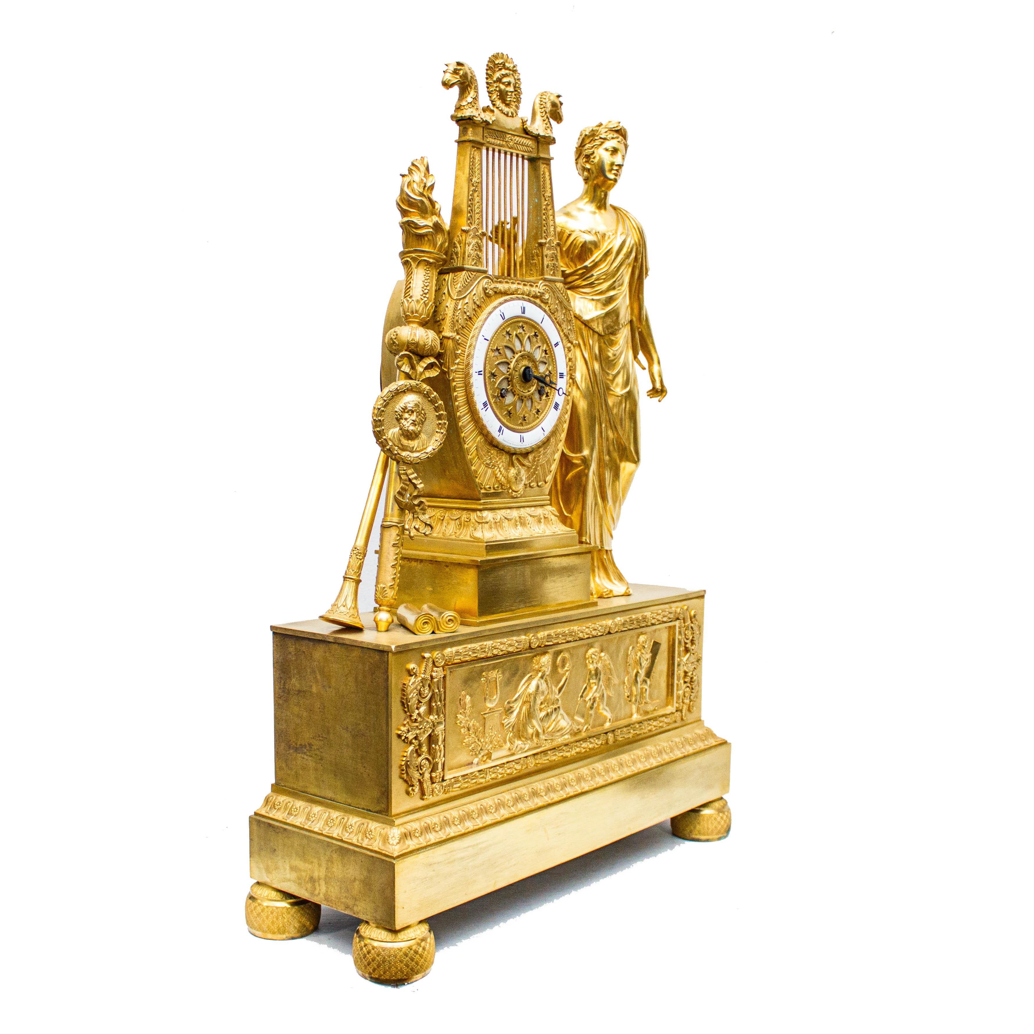 Frankreich, um 1810 -1820 Tischuhr mit Dienstmagd Quecksilber Vergoldete Bronze im Angebot 9