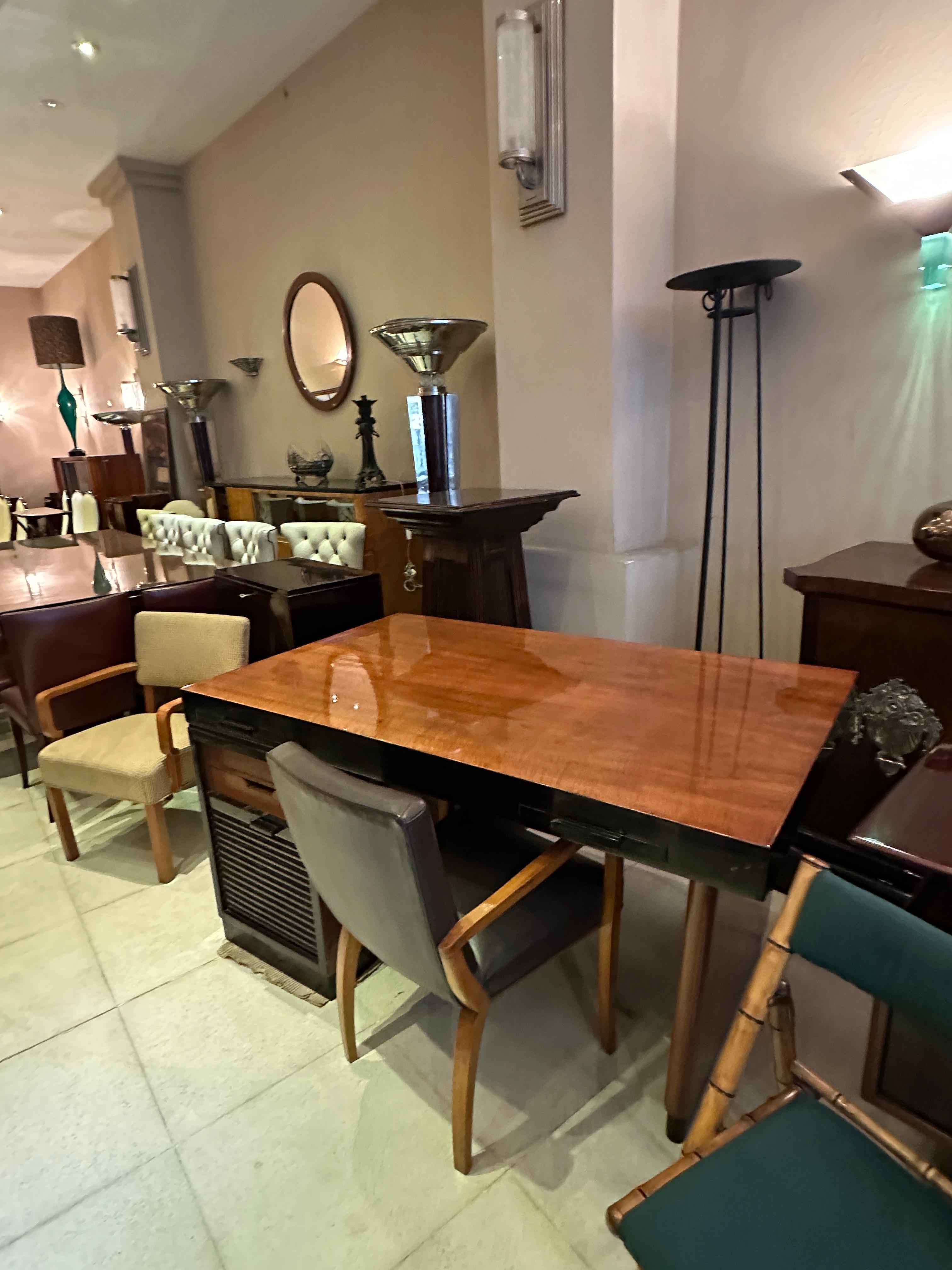 Französischer Schreibtisch, Art déco, 1920, Material: Holz im Angebot 6