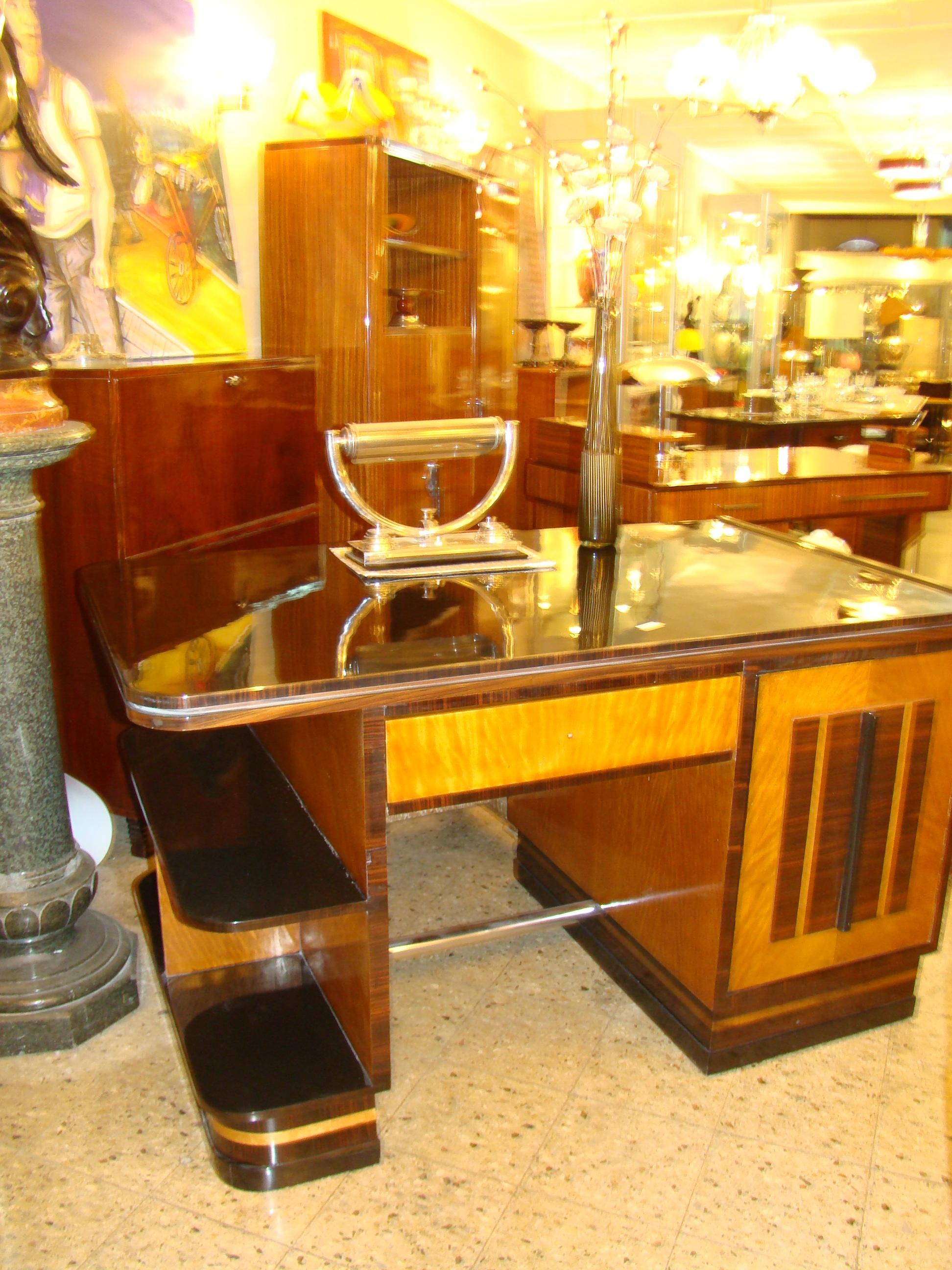 Schreibtisch im Art déco-Stil aus Frankreich, 1920, Materialien, Holz und Chrom (Frühes 20. Jahrhundert) im Angebot