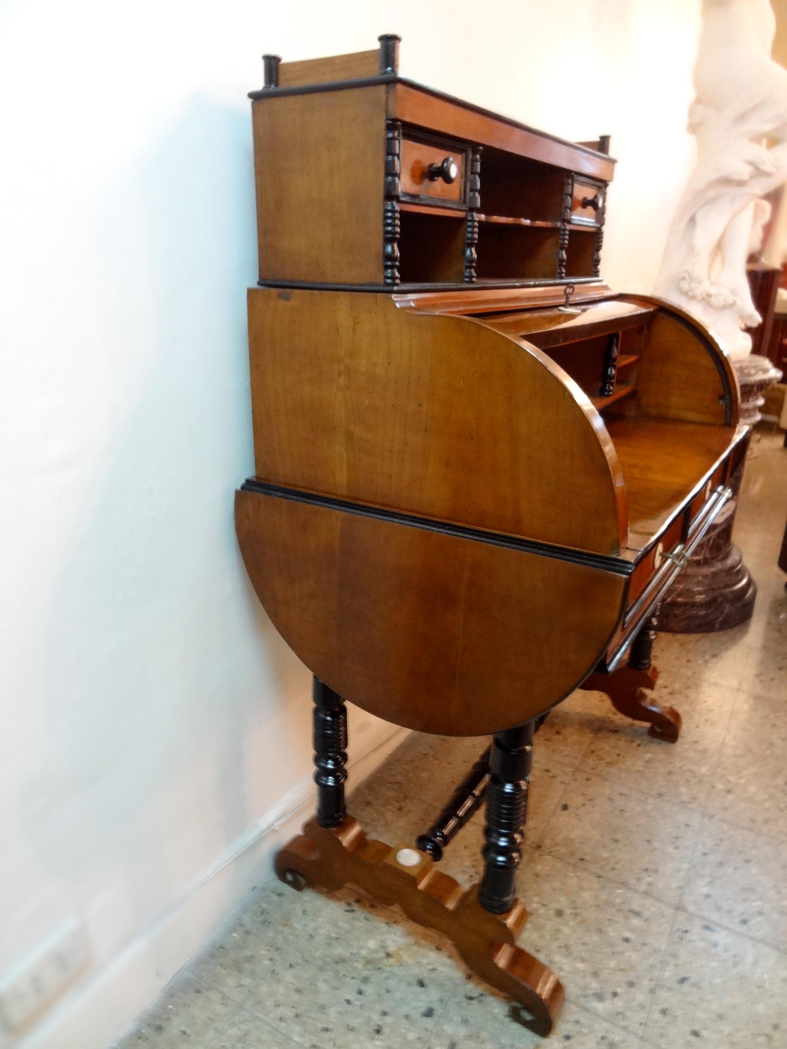 France Desk Style: Biedermeier, 1847 In Good Condition For Sale In Ciudad Autónoma Buenos Aires, C