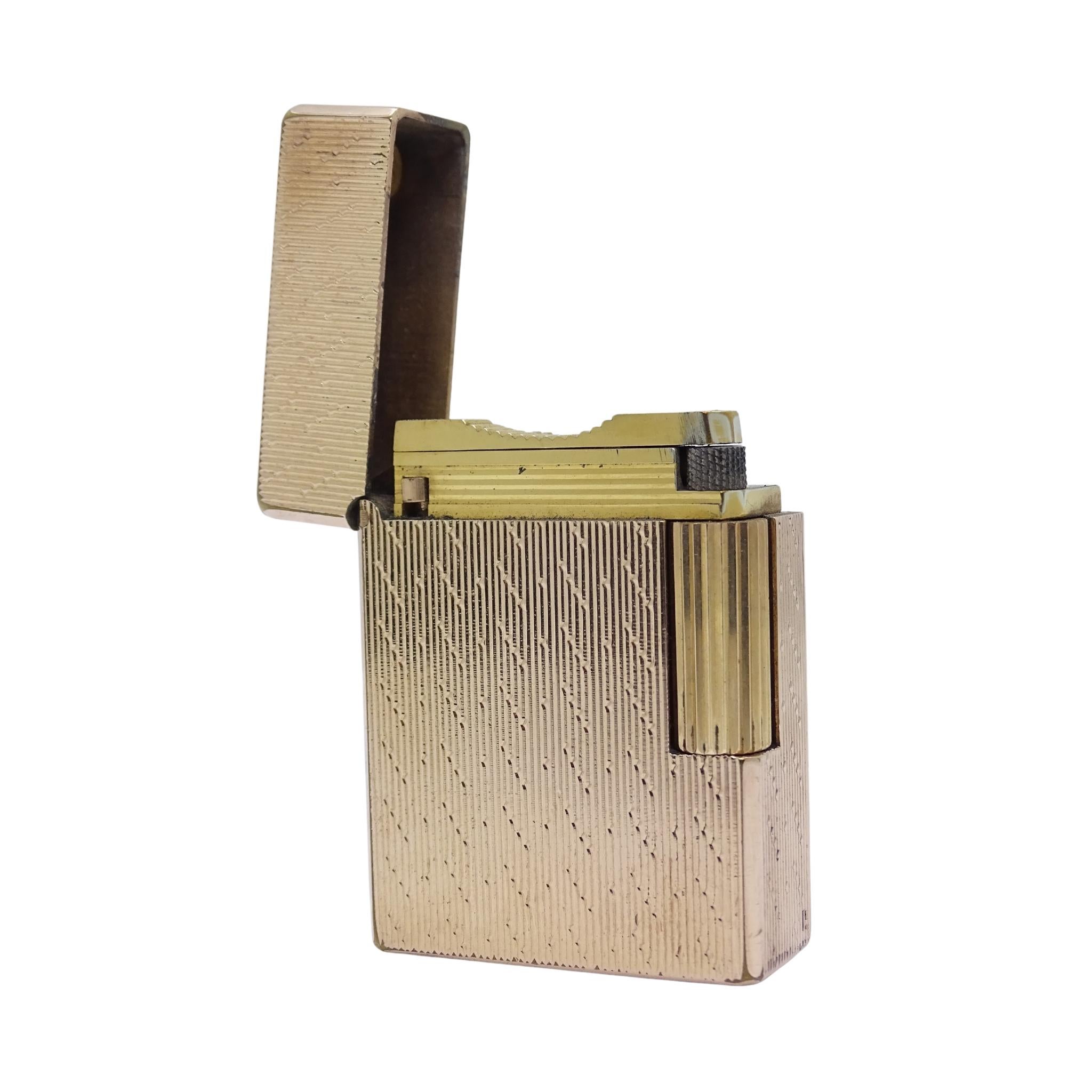 Women's or Men's France  Dupont Line 1 lighter, gold plated, ff. 20th century For Sale