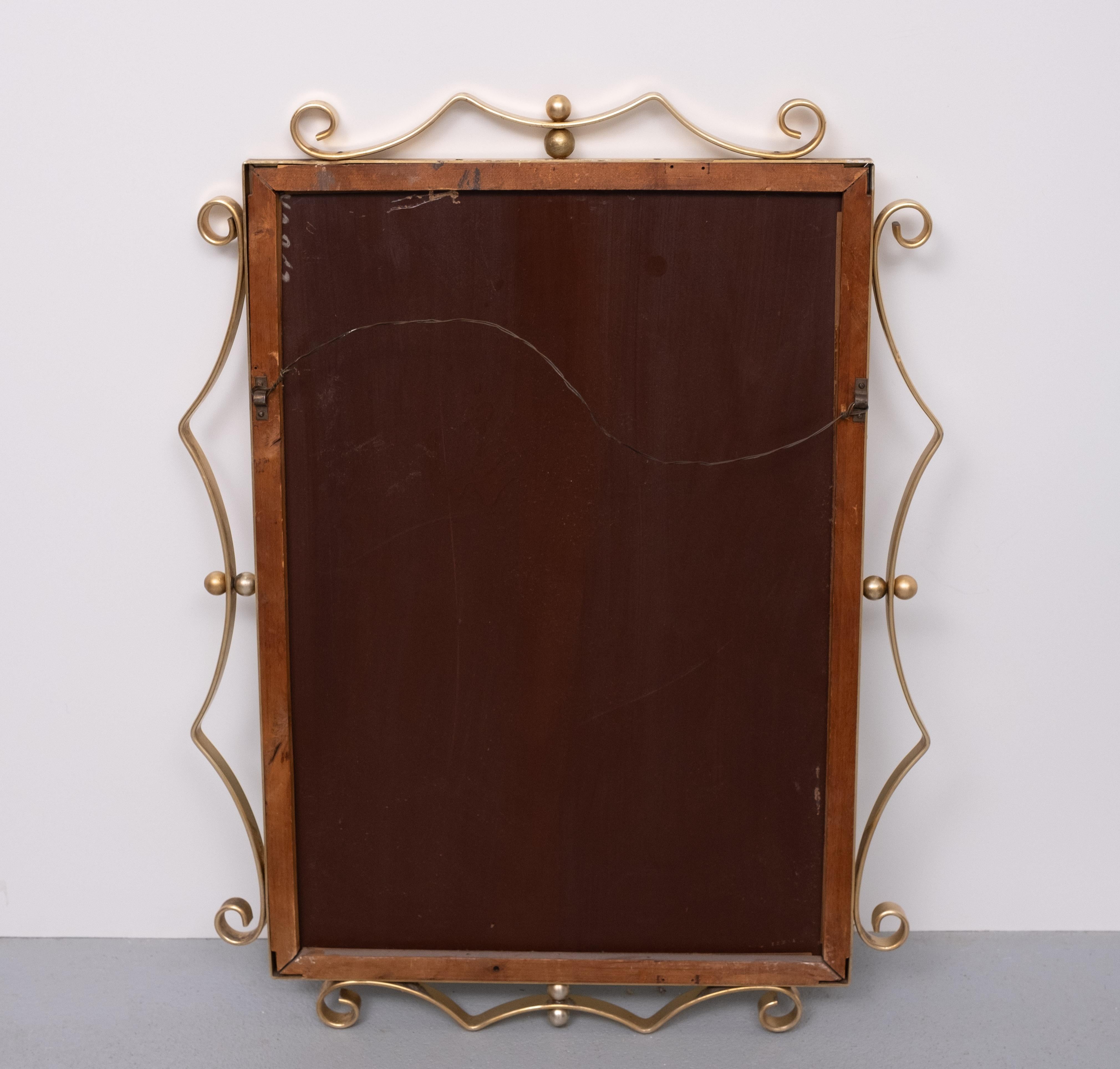 Metà XX secolo Francia Elegante specchio da parete in alluminio anni '50 in vendita