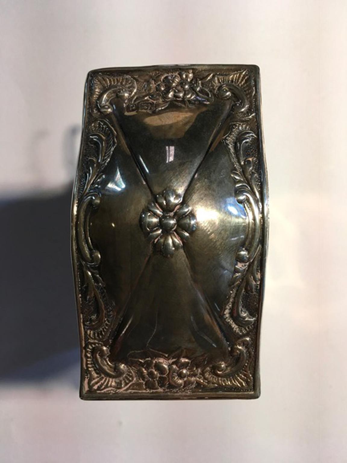 France Late 18th Century Baroque Silver Box For Sale 3