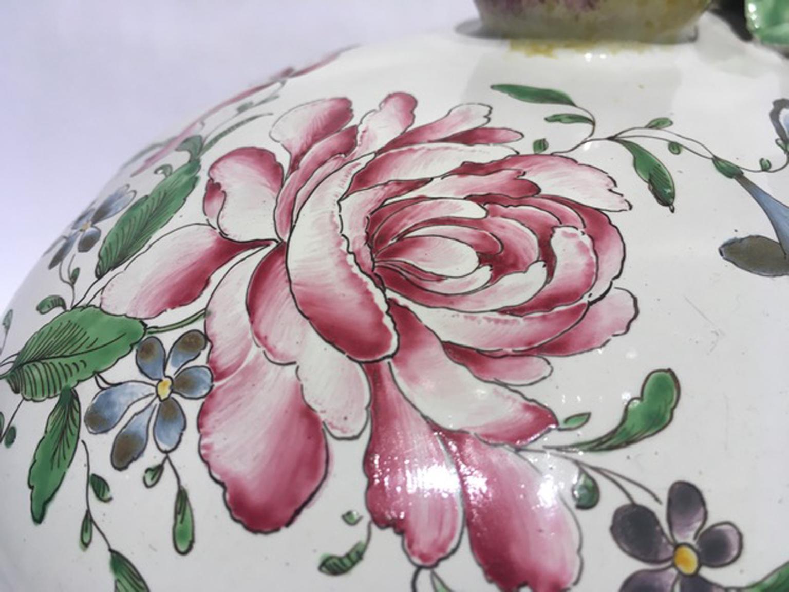 France Mid-18th Century Porcelain Soup Bowl Flowers and Fruits Drawings en vente 1