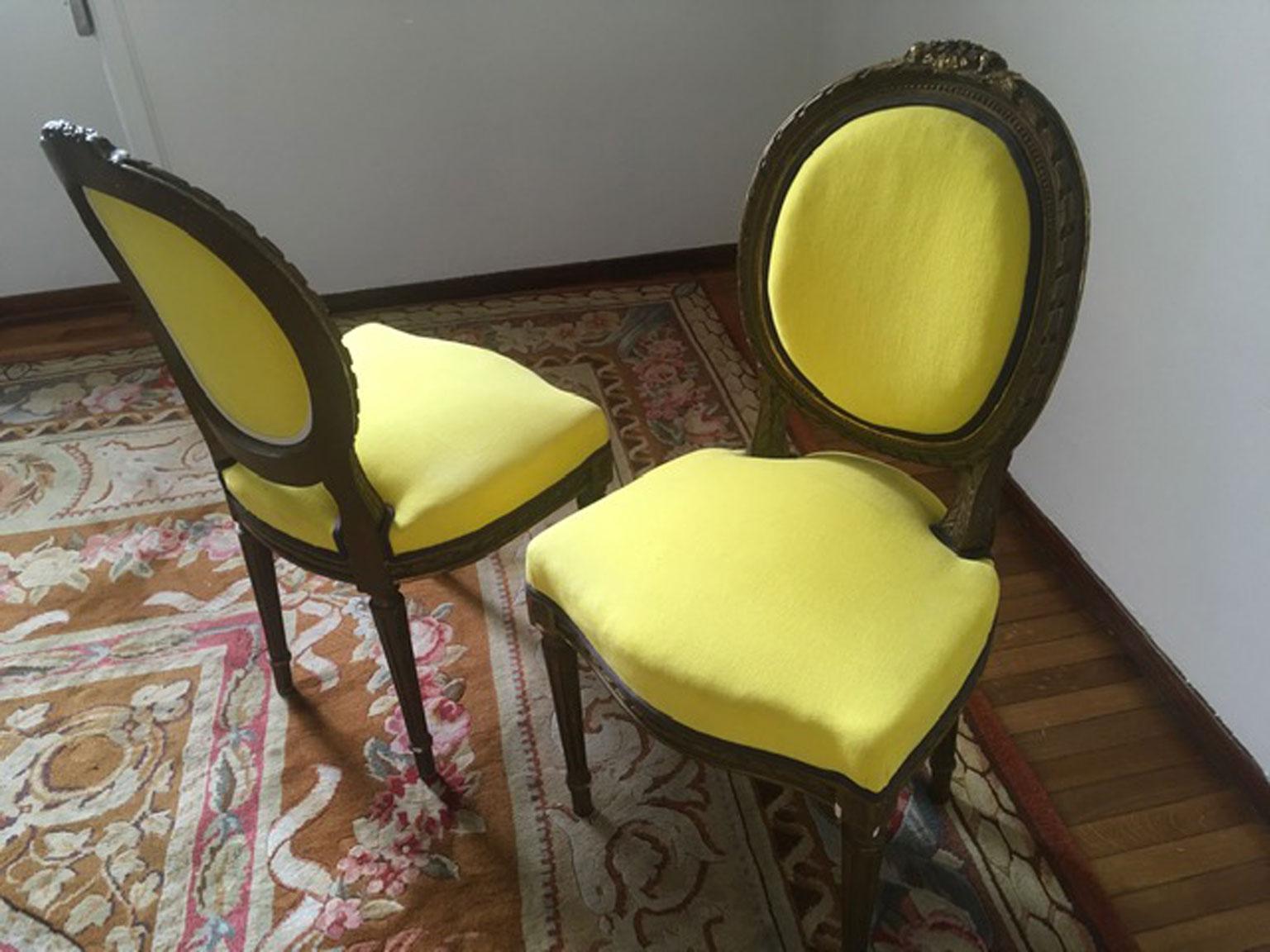 Mid-19th Century Pair French Provincial Wooden Chairs Yellow Linen For Sale 10