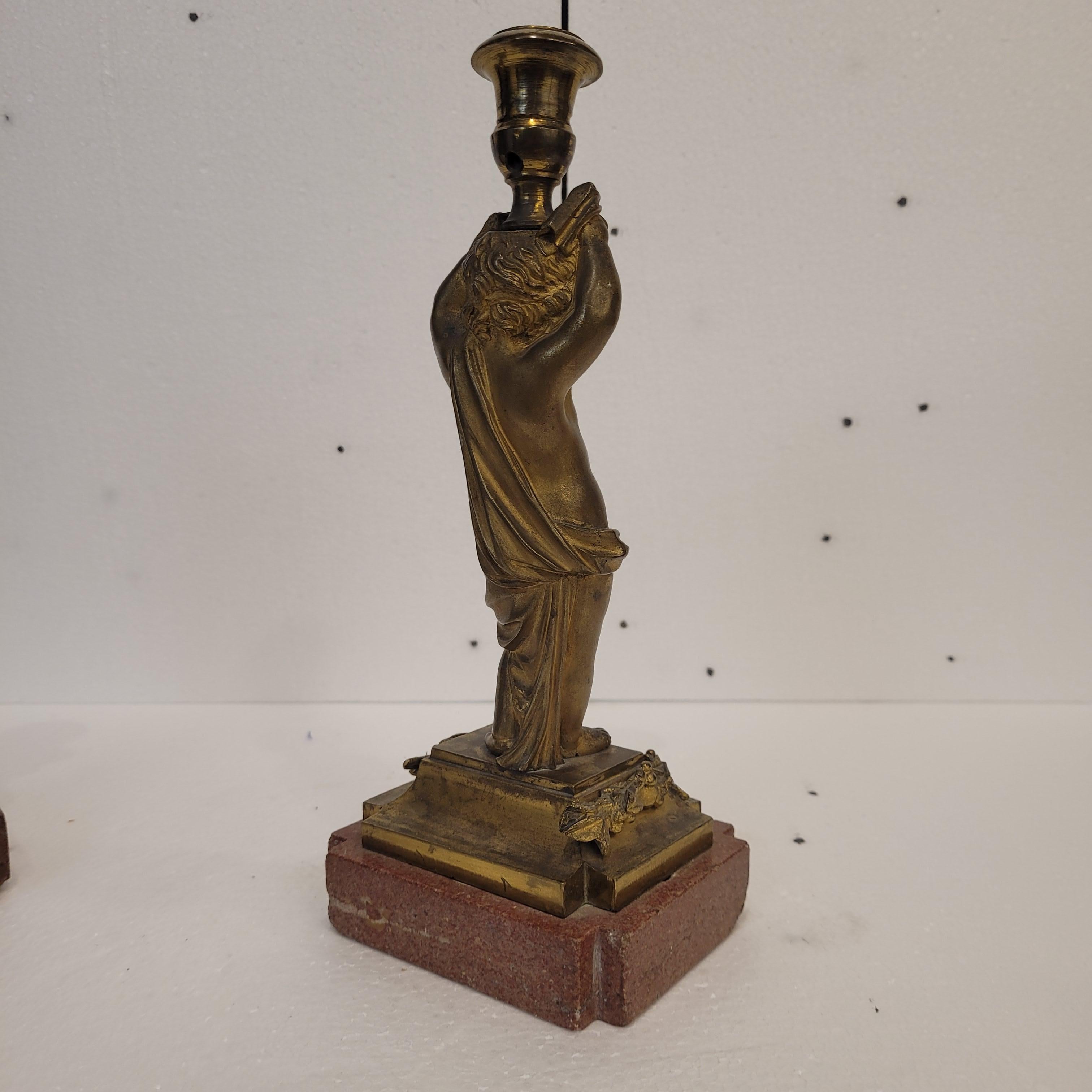 Paar Kerzenständer / Lampen, Putten, Goldbronze und Marmor, Frankreich Napoleon III., Frankreich im Angebot 6