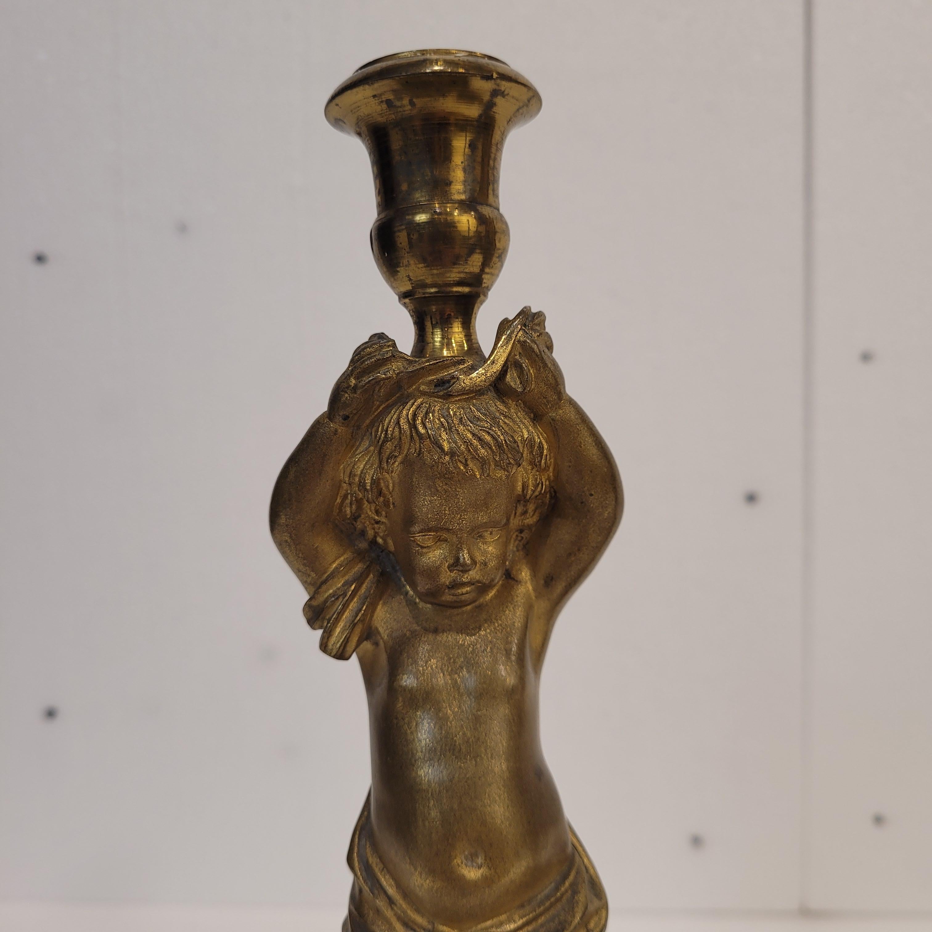 Paar Kerzenständer / Lampen, Putten, Goldbronze und Marmor, Frankreich Napoleon III., Frankreich im Angebot 12