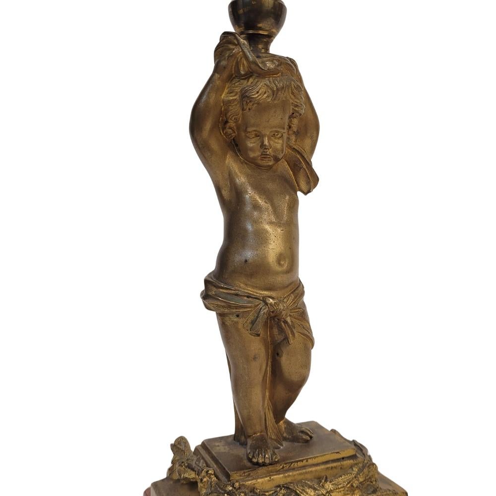 Paar Kerzenständer / Lampen, Putten, Goldbronze und Marmor, Frankreich Napoleon III., Frankreich (Handgefertigt) im Angebot