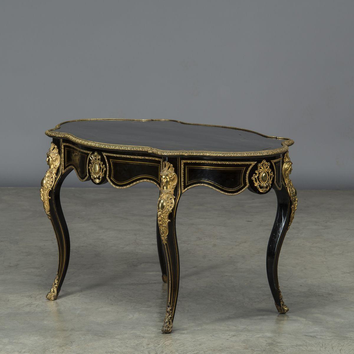 Bronze France, table Napoléon III 1850-1870 avec montures en ébène et bronze en vente