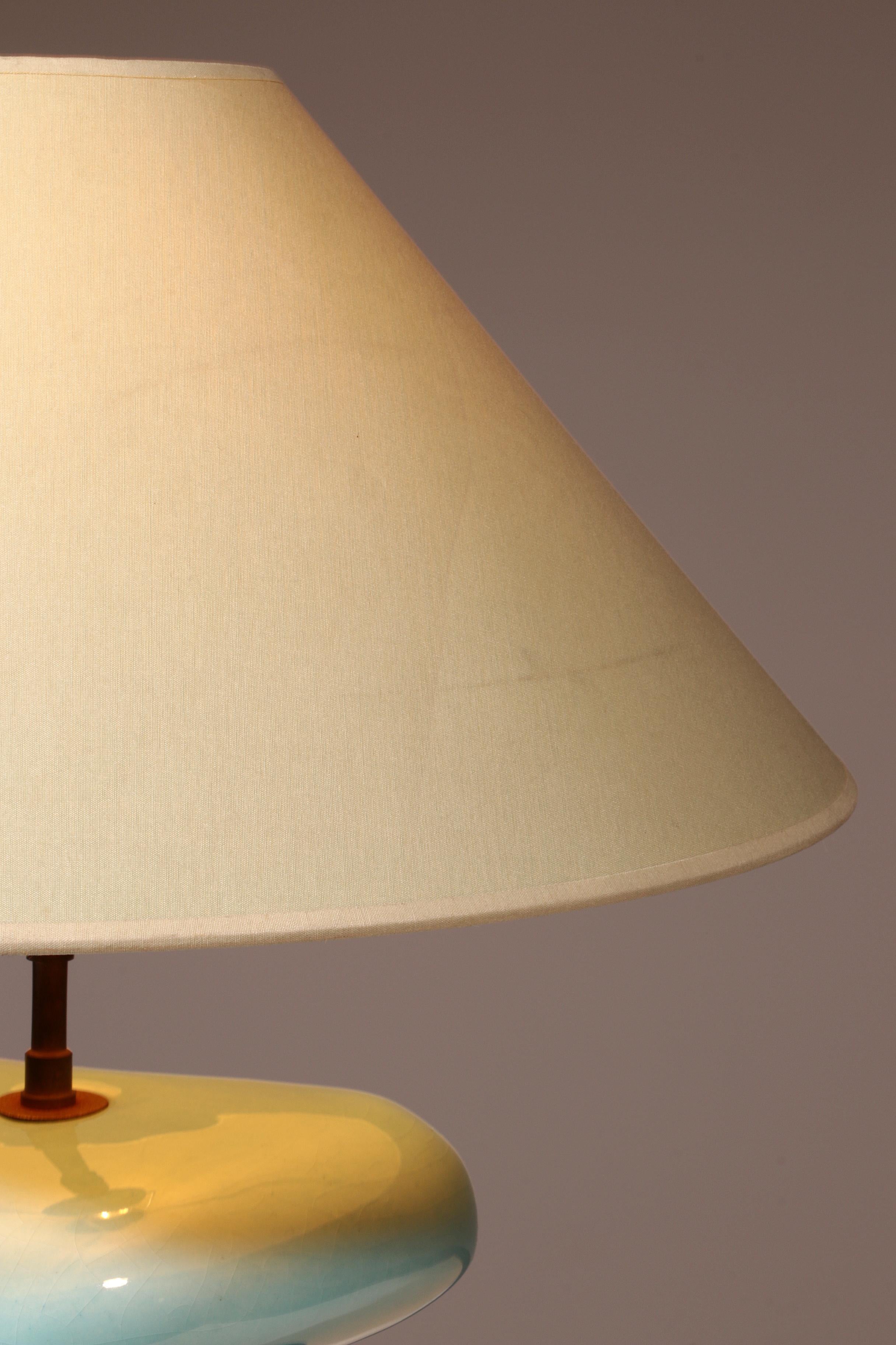 France Pebble table lamp by François Chatain, 1980s (Ende des 20. Jahrhunderts) im Angebot