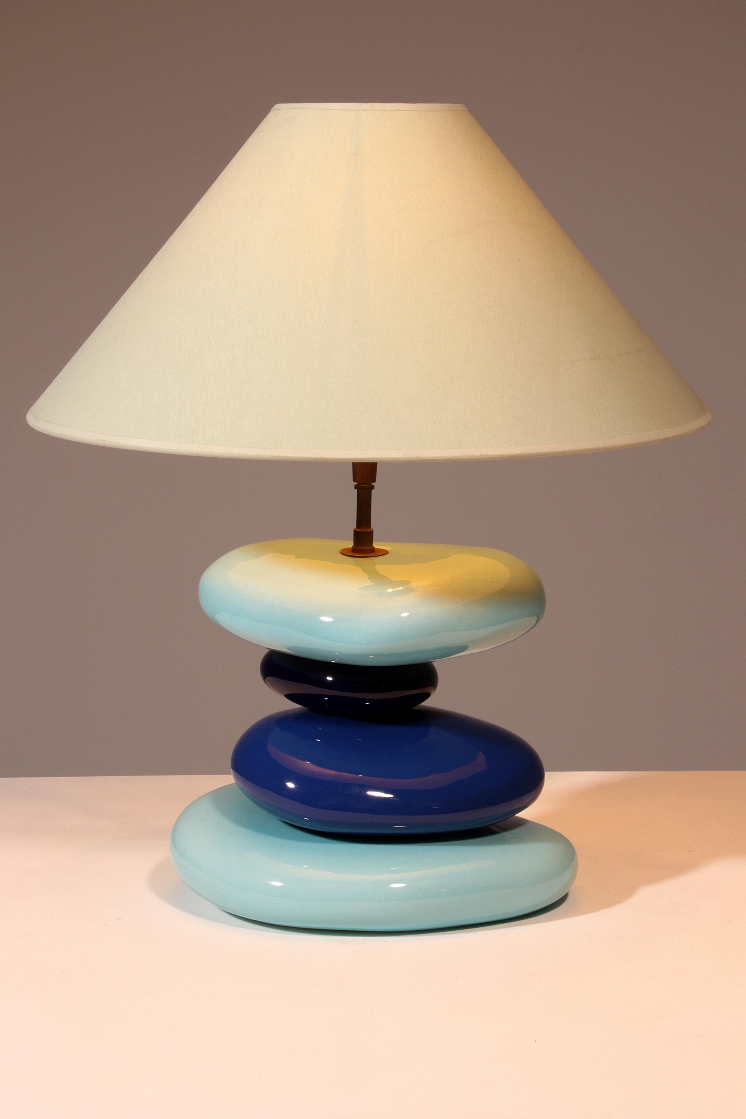 France Pebble table lamp by François Chatain, 1980s (Messing) im Angebot
