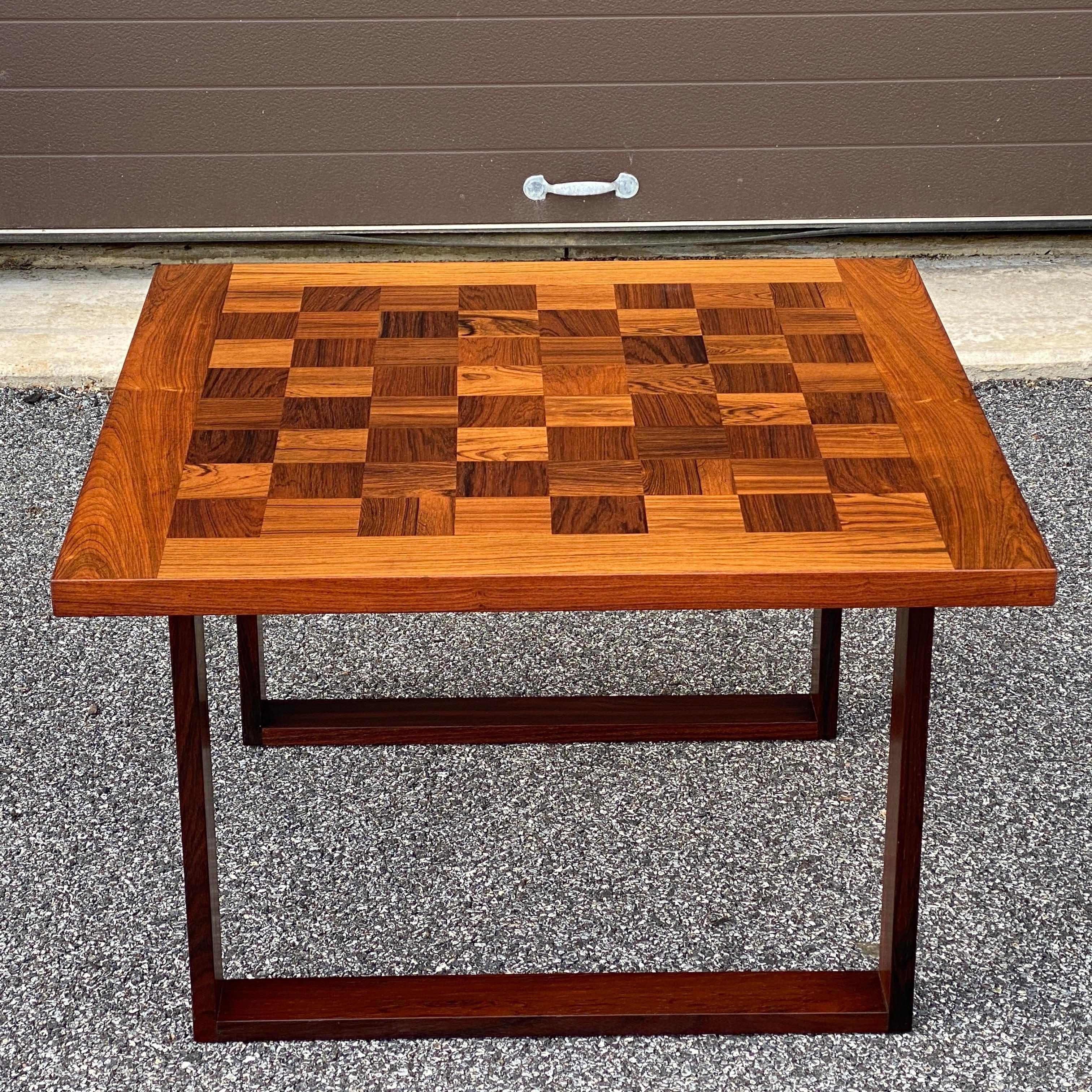 France & Son Danish Modern Rosewood Chessboard Coffee Table by Poul Cadovius In Good Condition For Sale In West Chester, PA