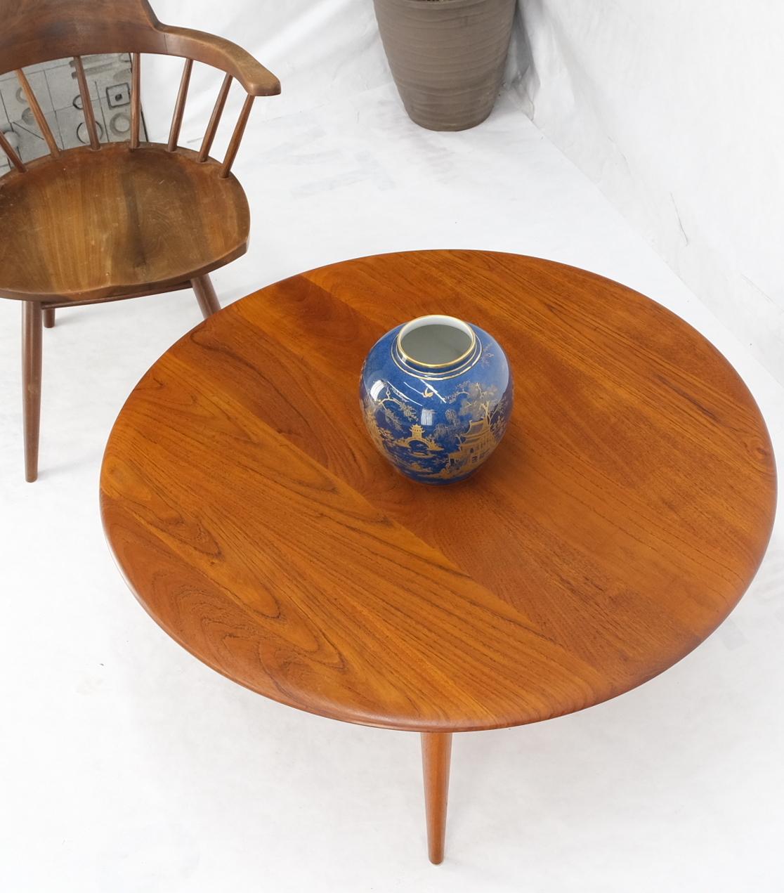 France & Son Round Solid Teak Danish Mid-Century Modern Coffee Table For Sale 6