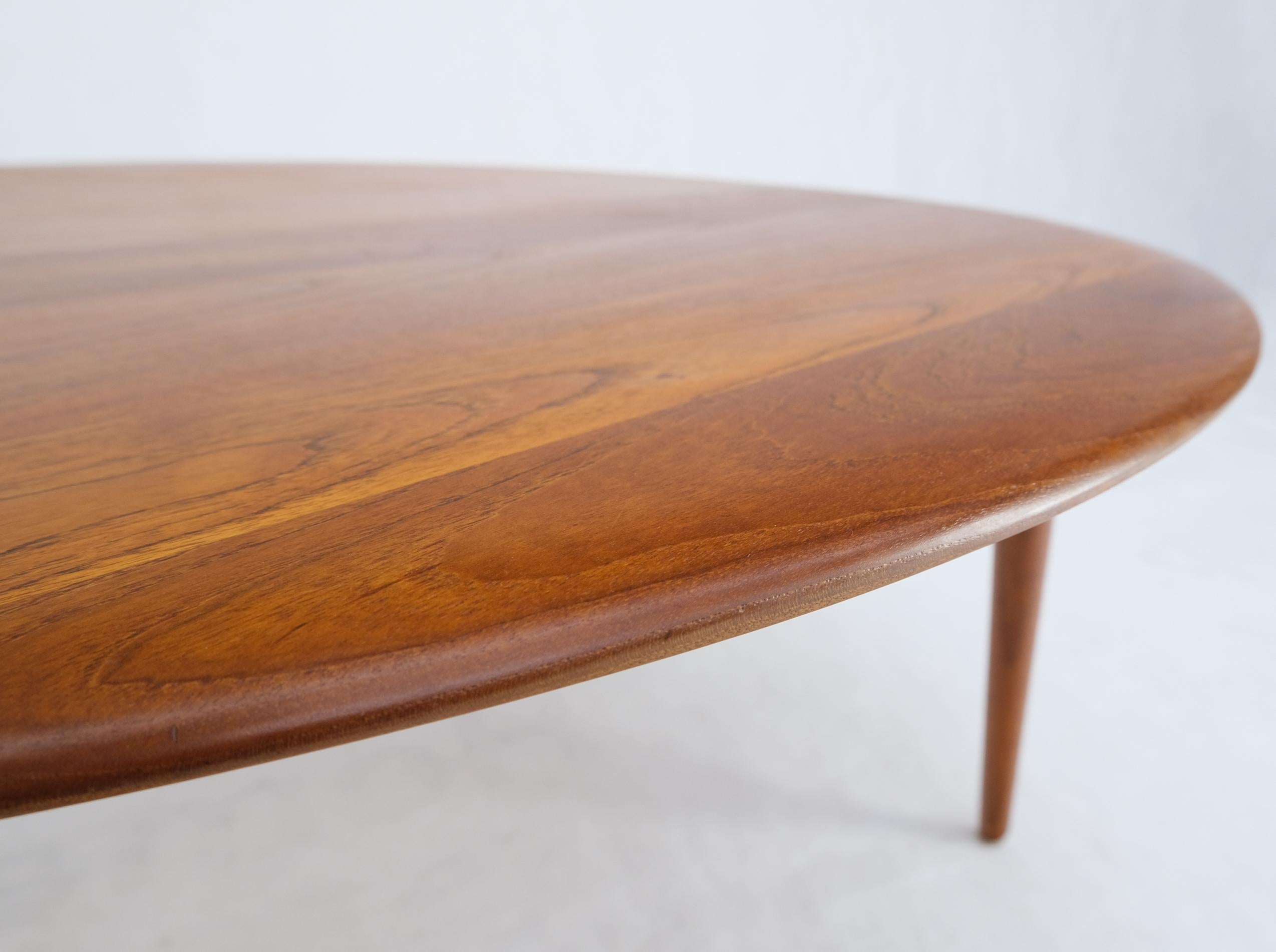 France & Son Round Solid Teak Danish Mid-Century Modern Coffee Table For Sale 3