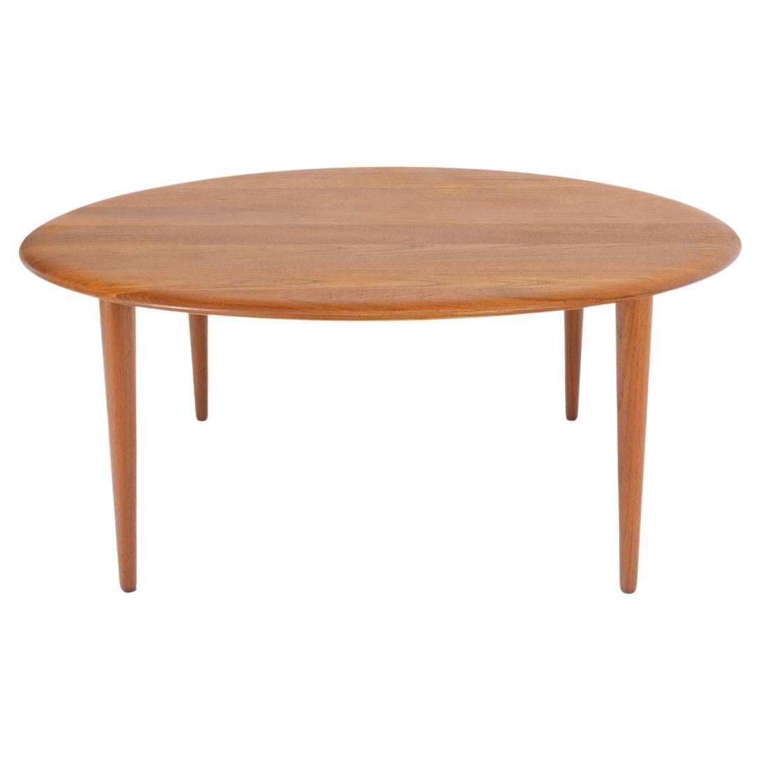 France & Son Round Solid Teak Danish Mid-Century Modern Coffee Table For Sale