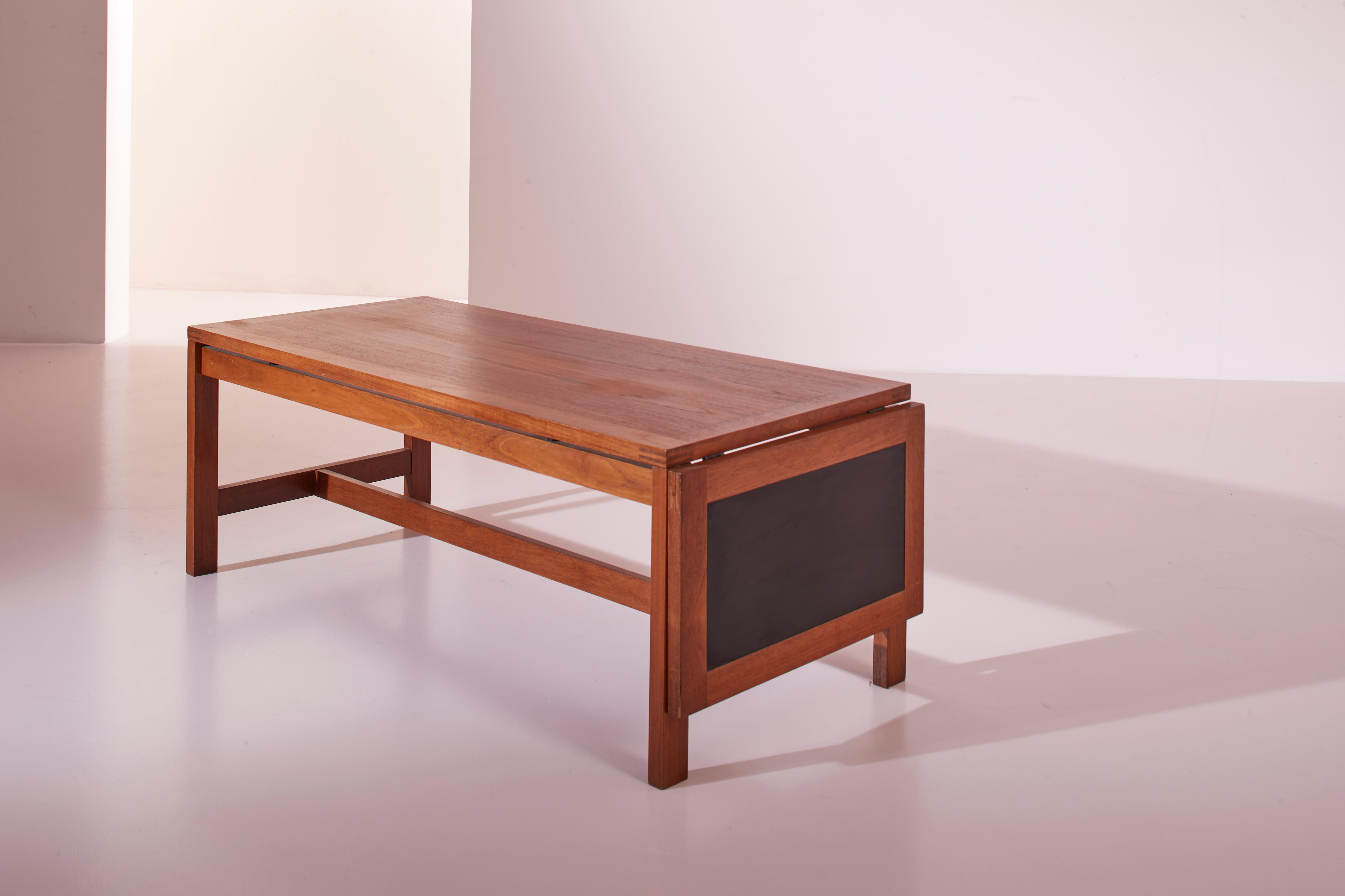 Scandinavian Modern France & Son solid teak extendable coffee table, Denmark, 1960s For Sale