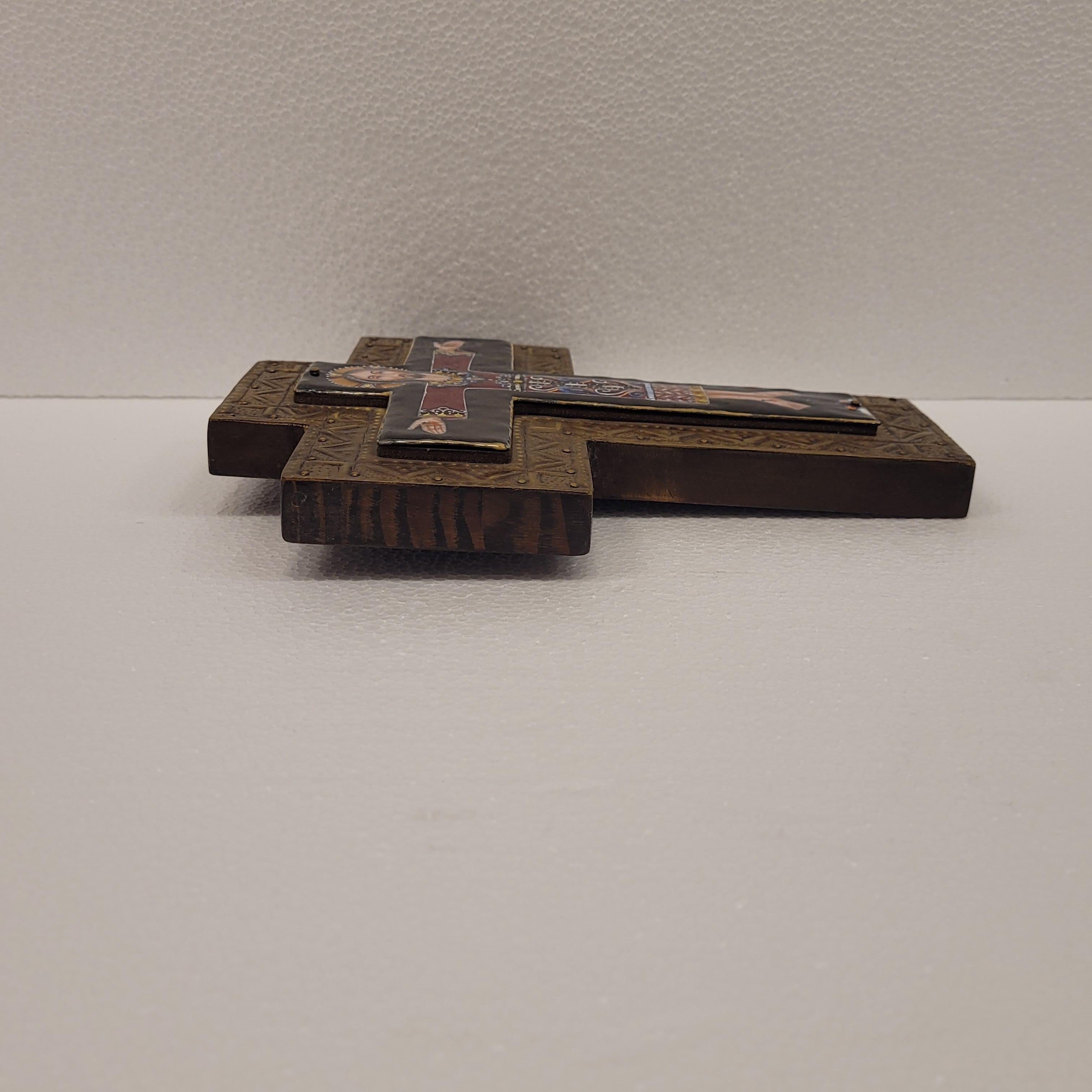 France Vintage Fire-enameled crucified Christ, brass and wood cross For Sale 6