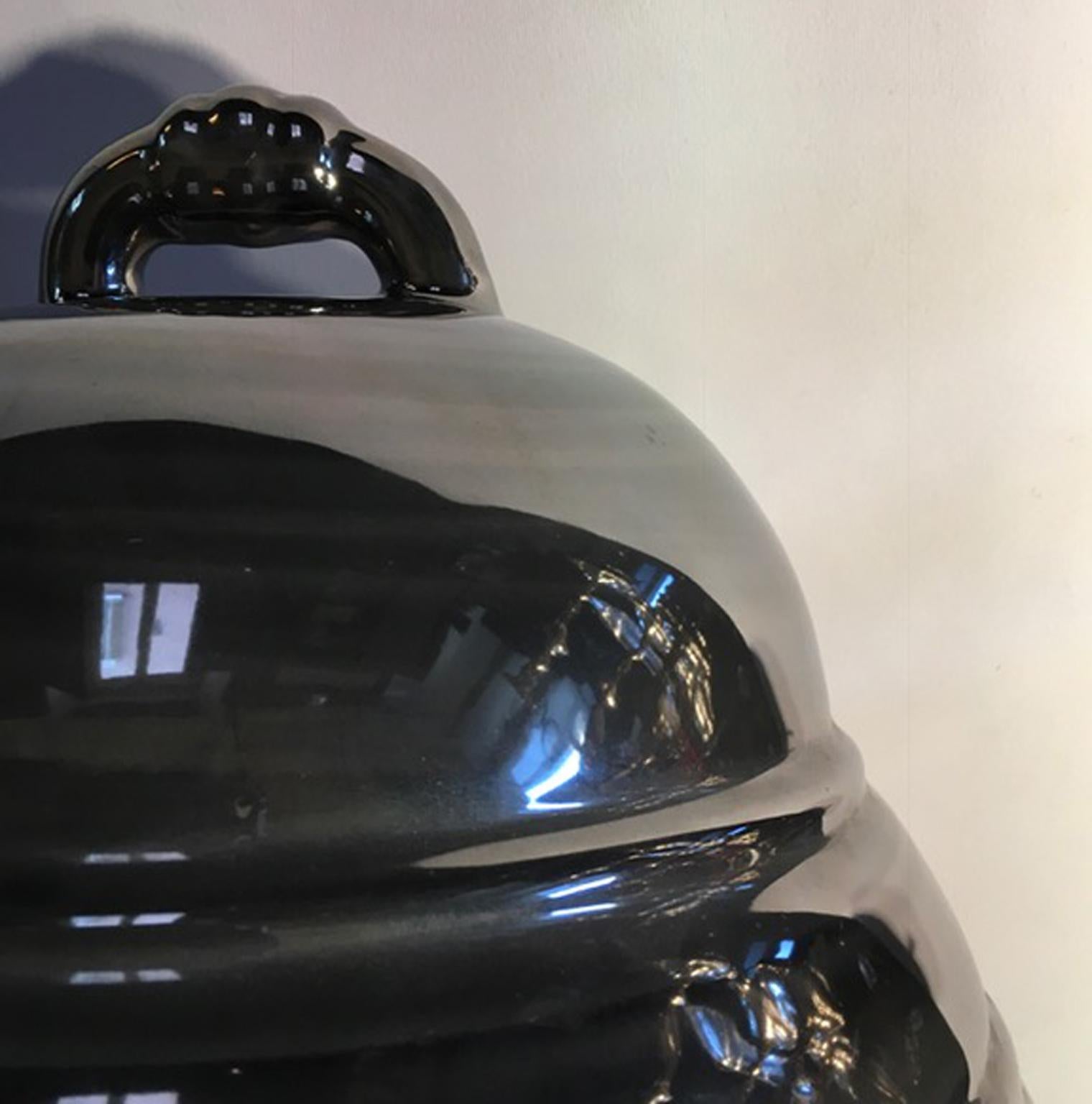 Frankreich Weiß und Silber Keramik Cake Dome mit kreisförmigen Tablett im Angebot 2