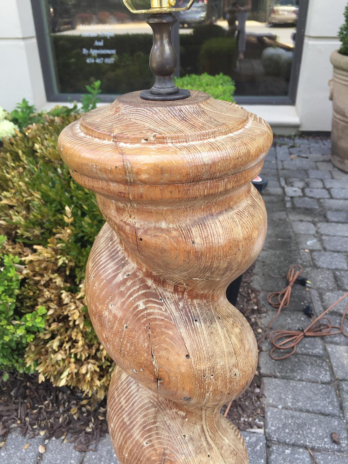 Frances Elkins Style Bleached Wood Turned Column Lamp with Limed Finish In Good Condition For Sale In Atlanta, GA