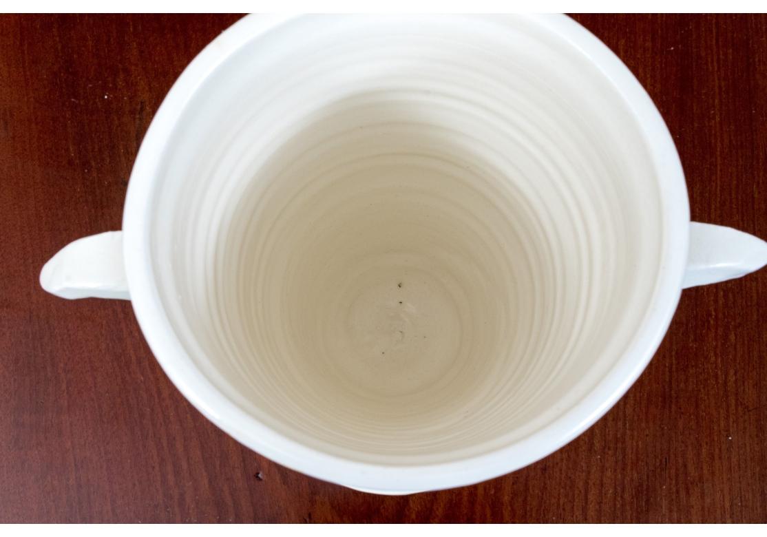 Mid-Century moderno Frances Palmer ha firmato lo Studio Pottery smaltato con piedini e un vaso da 11 3/4