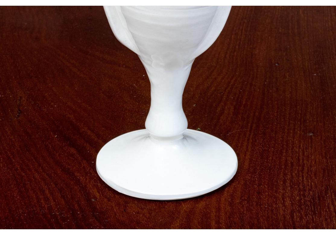 XXI secolo e contemporaneo Frances Palmer ha firmato lo Studio Pottery smaltato con piedini e un vaso da 11 3/4