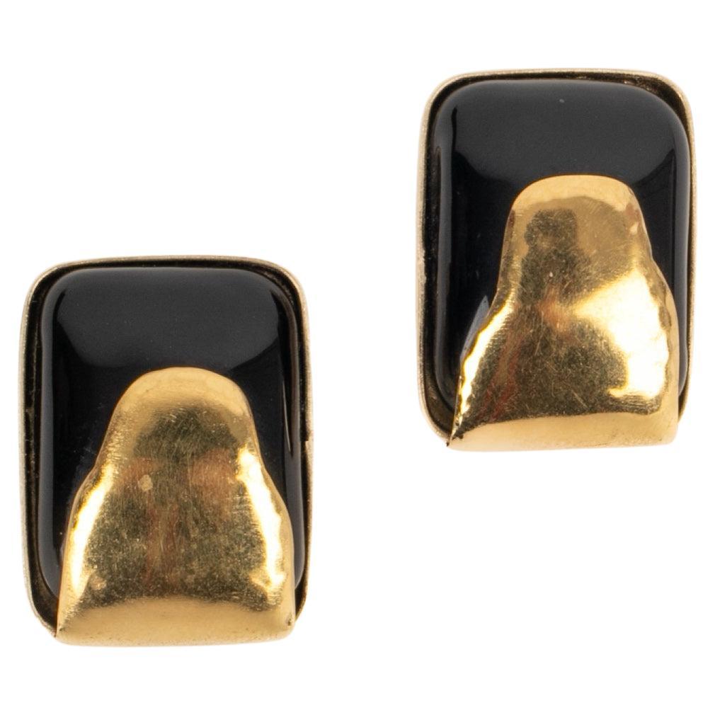 Frances Patiky Boucles d'oreilles Stein à clip avec pâte de verre noire