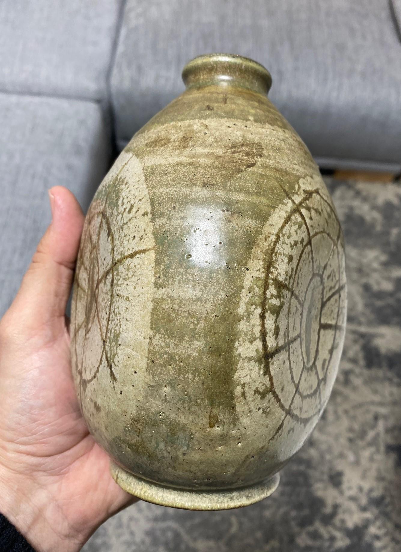 Frances Senska Signed Mid-Century Modern Montana Studio Pottery 3 Sided Art Vase 10